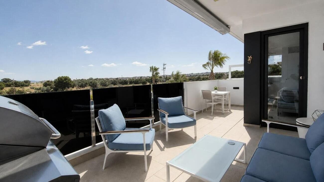 2-Bedroom Apartment in Lomas de Cabo Roig, Orihuela Costa - Image 13