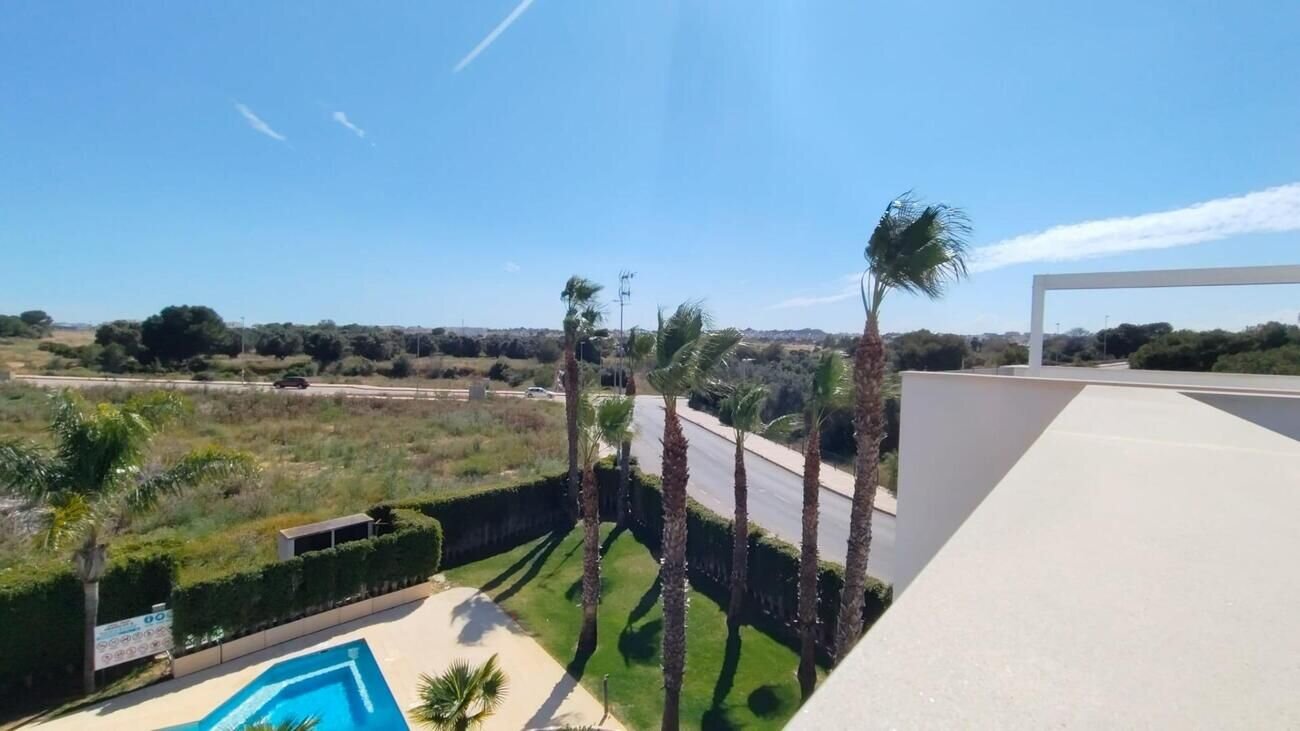 2-Bedroom Apartment in Lomas de Cabo Roig, Orihuela Costa - Image 17