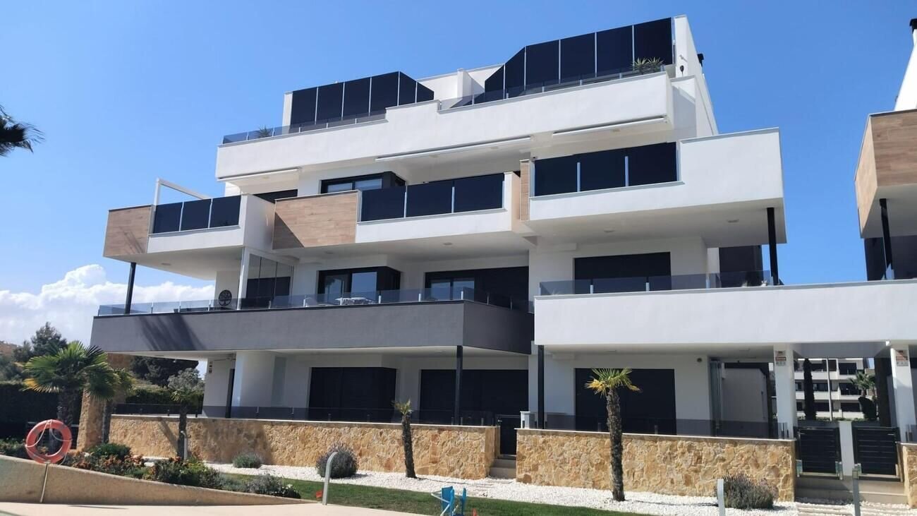 2-Bedroom Apartment in Lomas de Cabo Roig, Orihuela Costa - Image 21