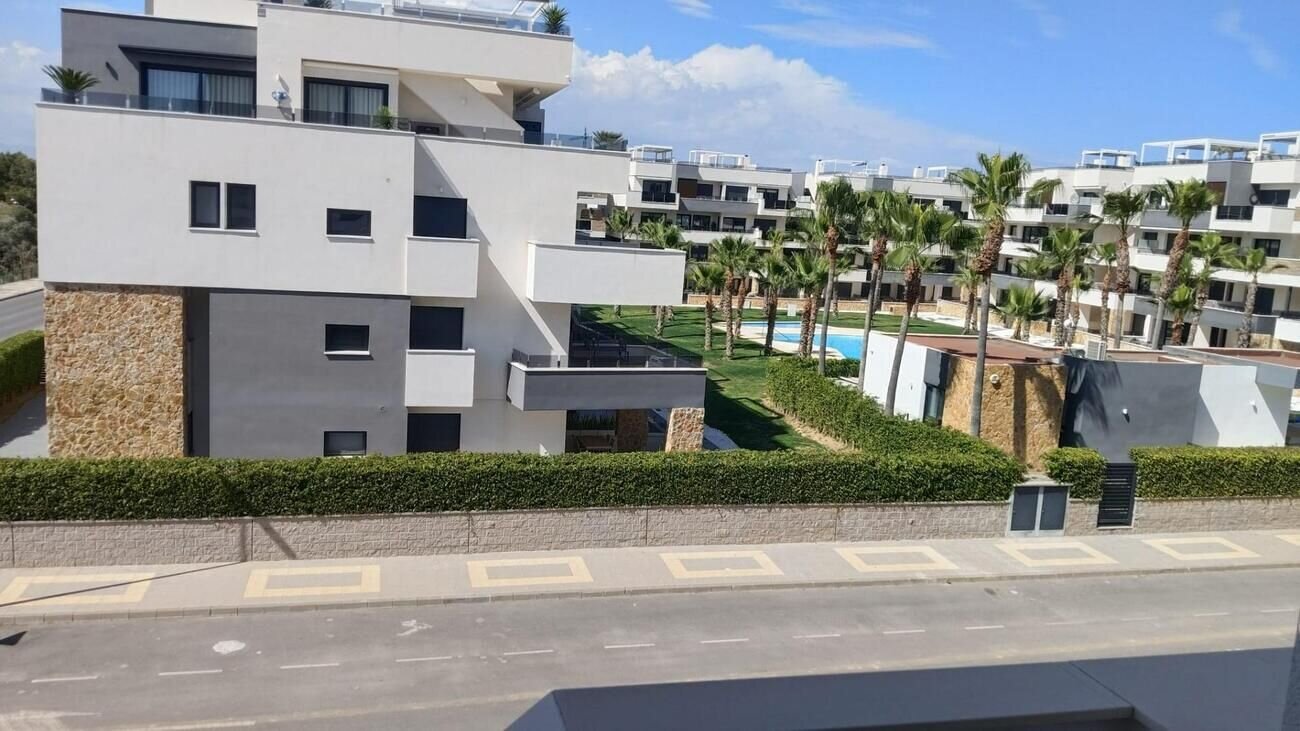 2-Bedroom Apartment in Lomas de Cabo Roig, Orihuela Costa - Image 26