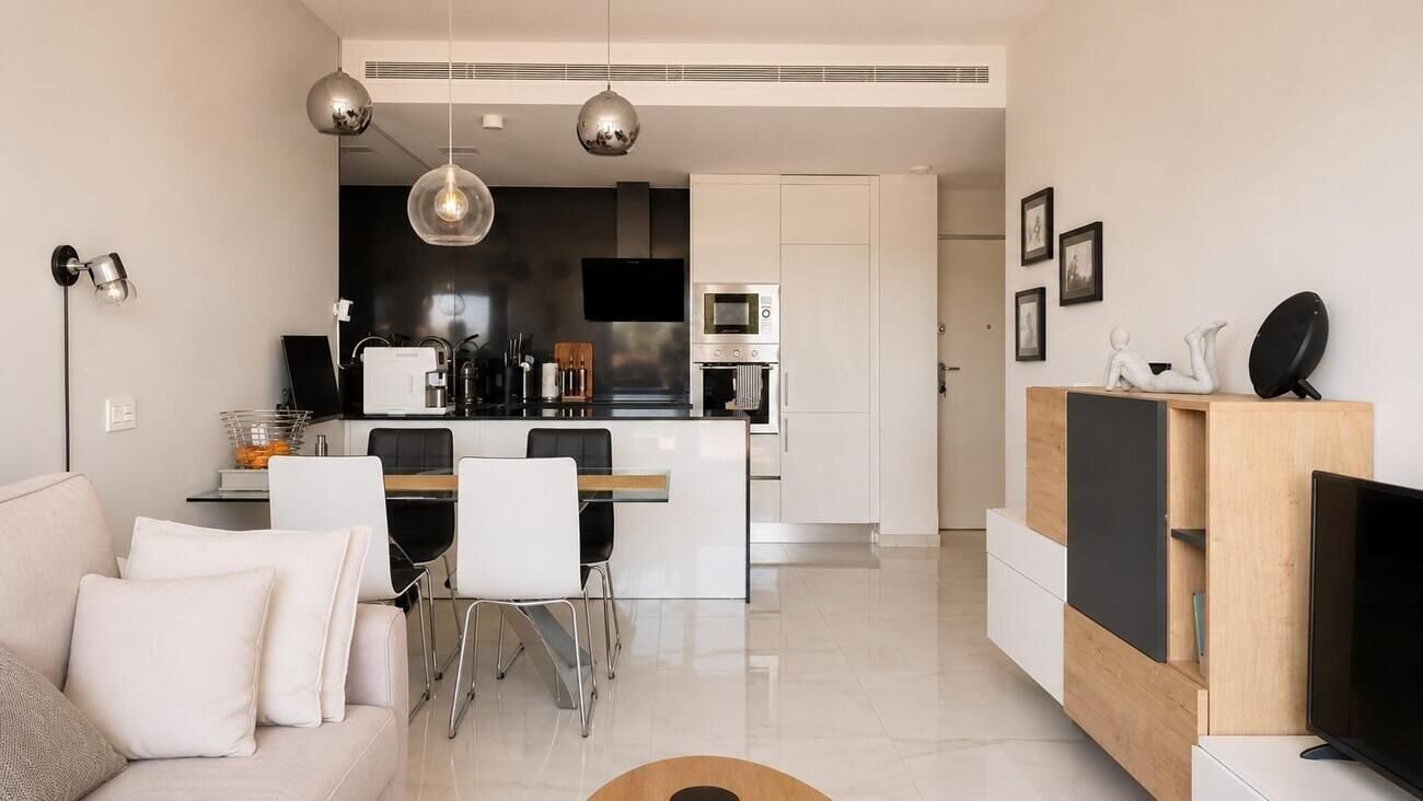 2-Bedroom Apartment in Lomas de Cabo Roig, Orihuela Costa - Image 4