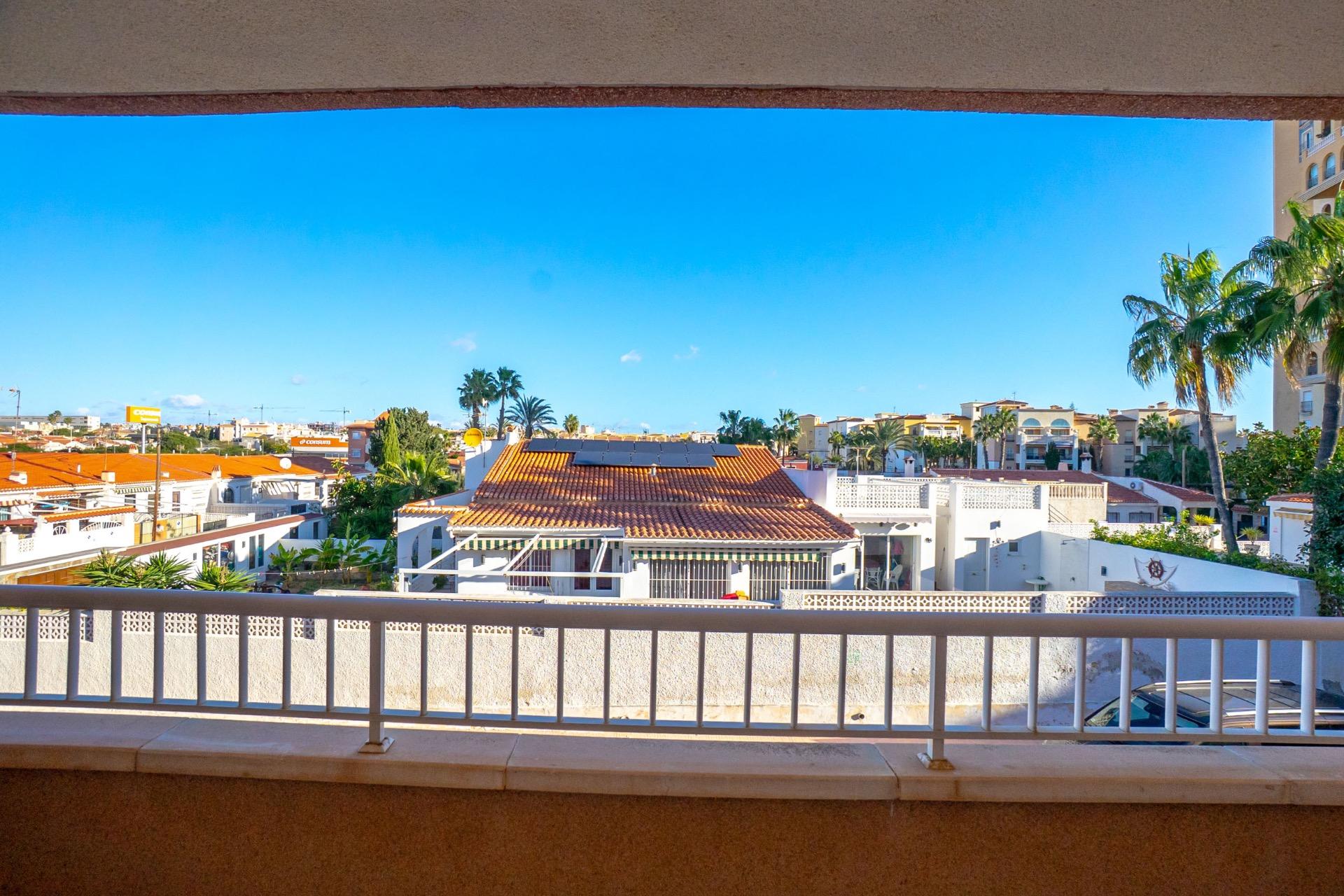 3-Bedroom Apartment in Centro, Torrevieja - Image 20