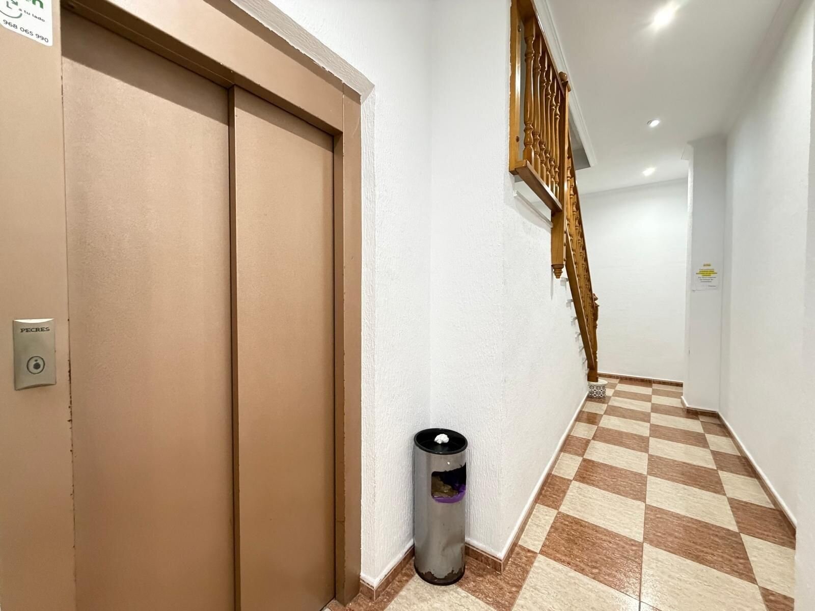 2-Bedroom Apartment in Estacion de Autobuses, Torrevieja - Image 49