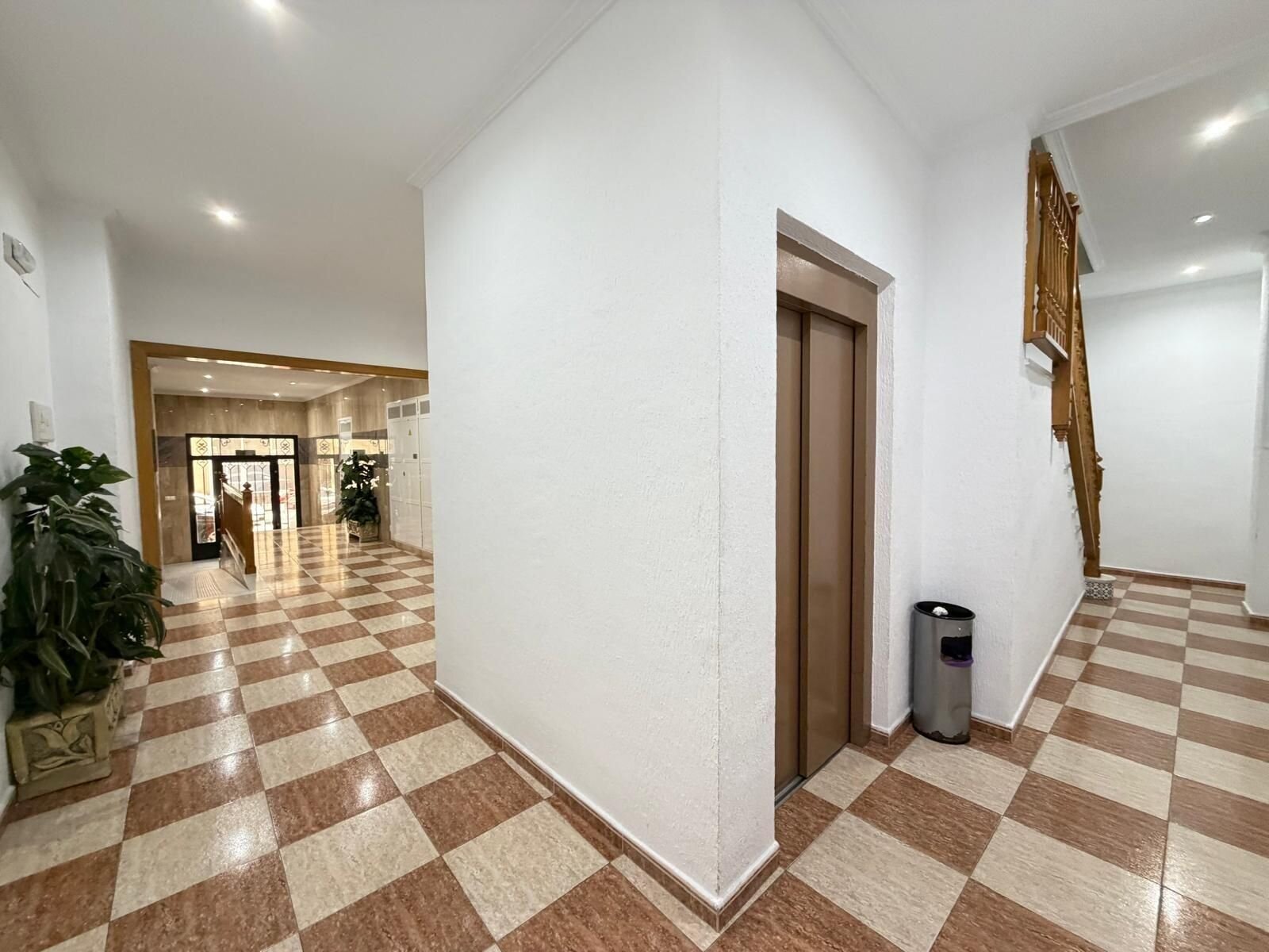2-Bedroom Apartment in Estacion de Autobuses, Torrevieja - Image 50