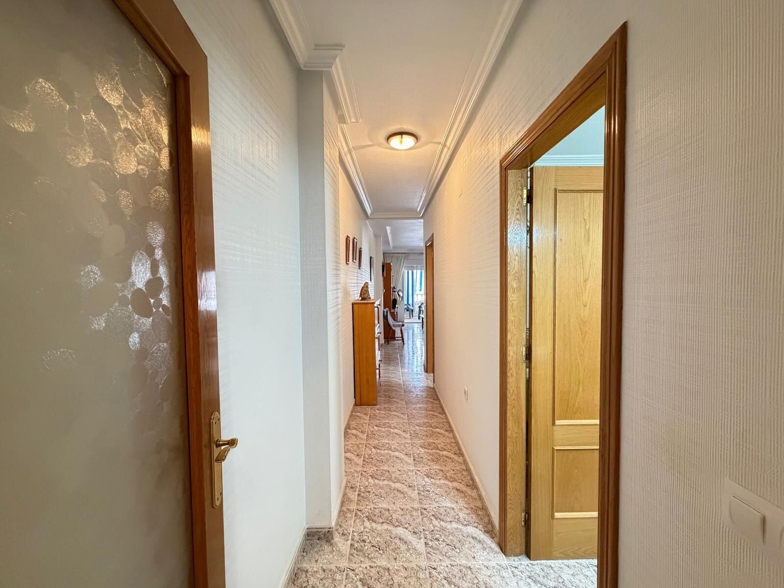 2-Bedroom Apartment in Estacion de Autobuses, Torrevieja - Image 6