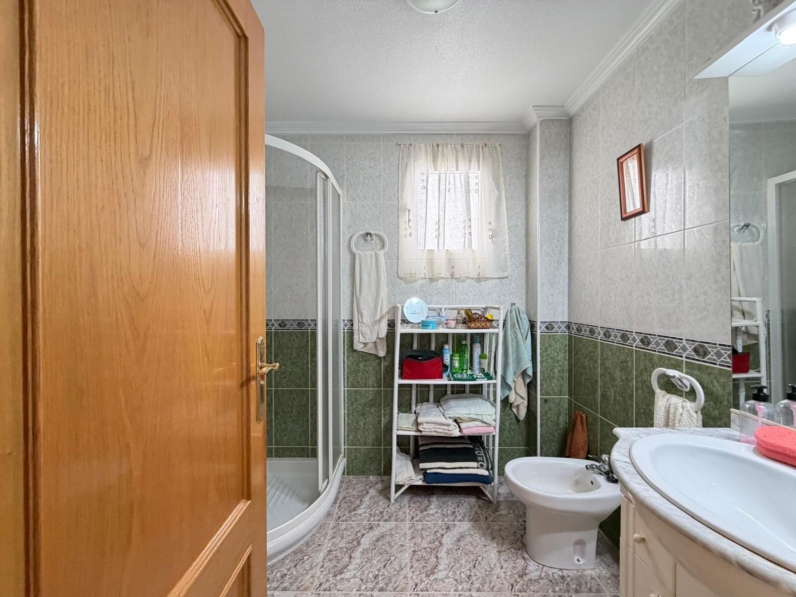2-Bedroom Apartment in Estacion de Autobuses, Torrevieja - Image 7
