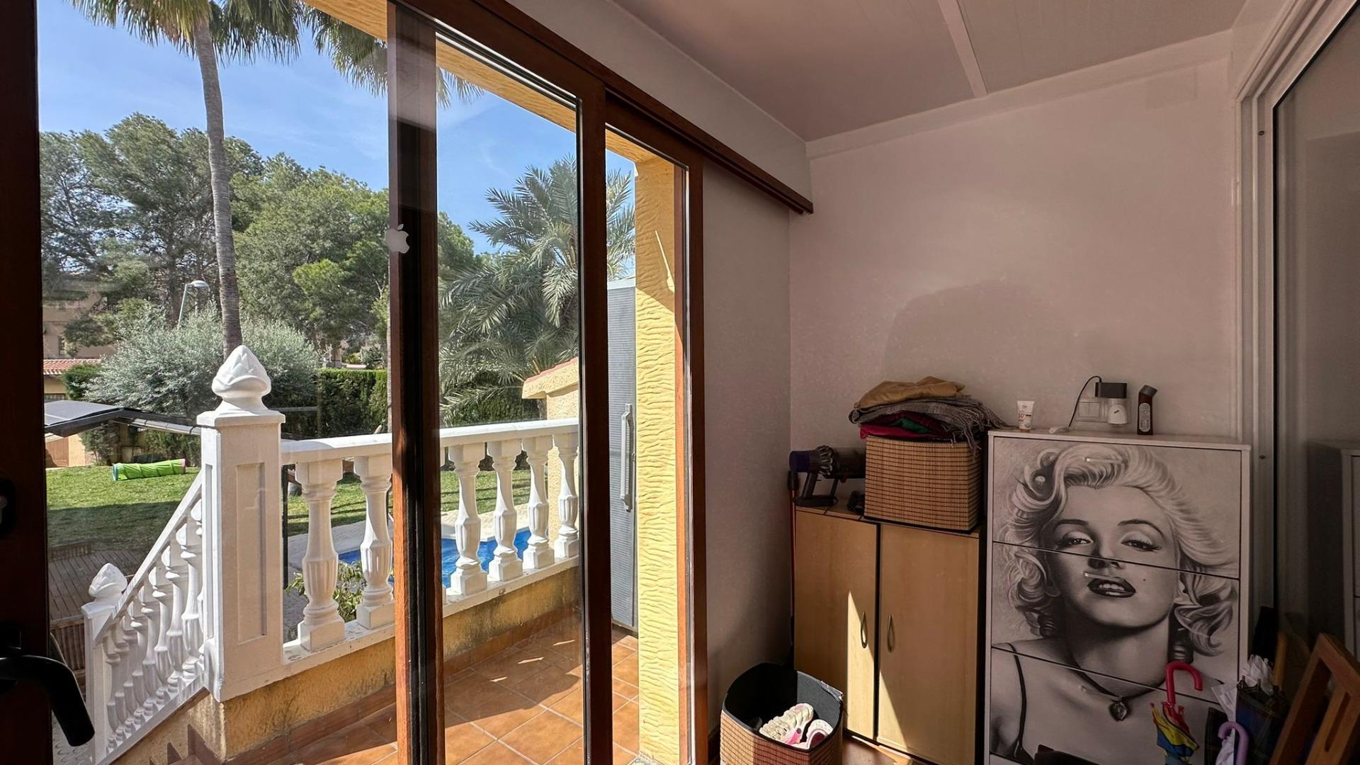 4-Bedroom Villa in La Siesta, Torrevieja - Image 31