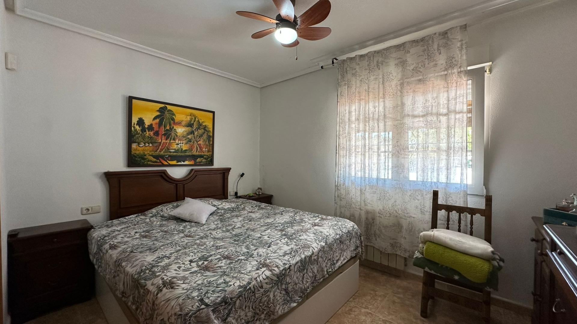 4-Bedroom Villa in La Siesta, Torrevieja - Image 46