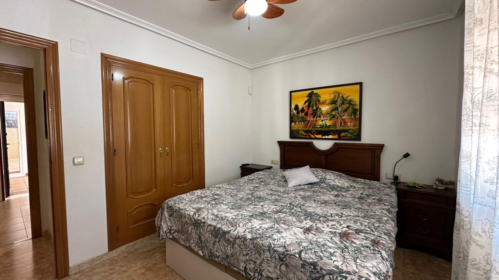 4-Bedroom Villa in La Siesta, Torrevieja - Image 48