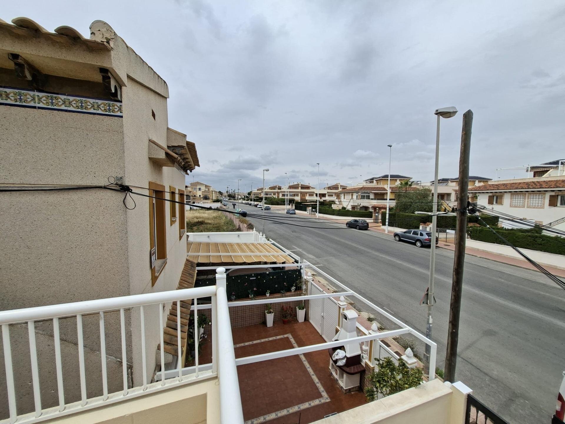 Bungalow met 2 Slaapkamers in Punta Prima, Orihuela Costa - Image 22