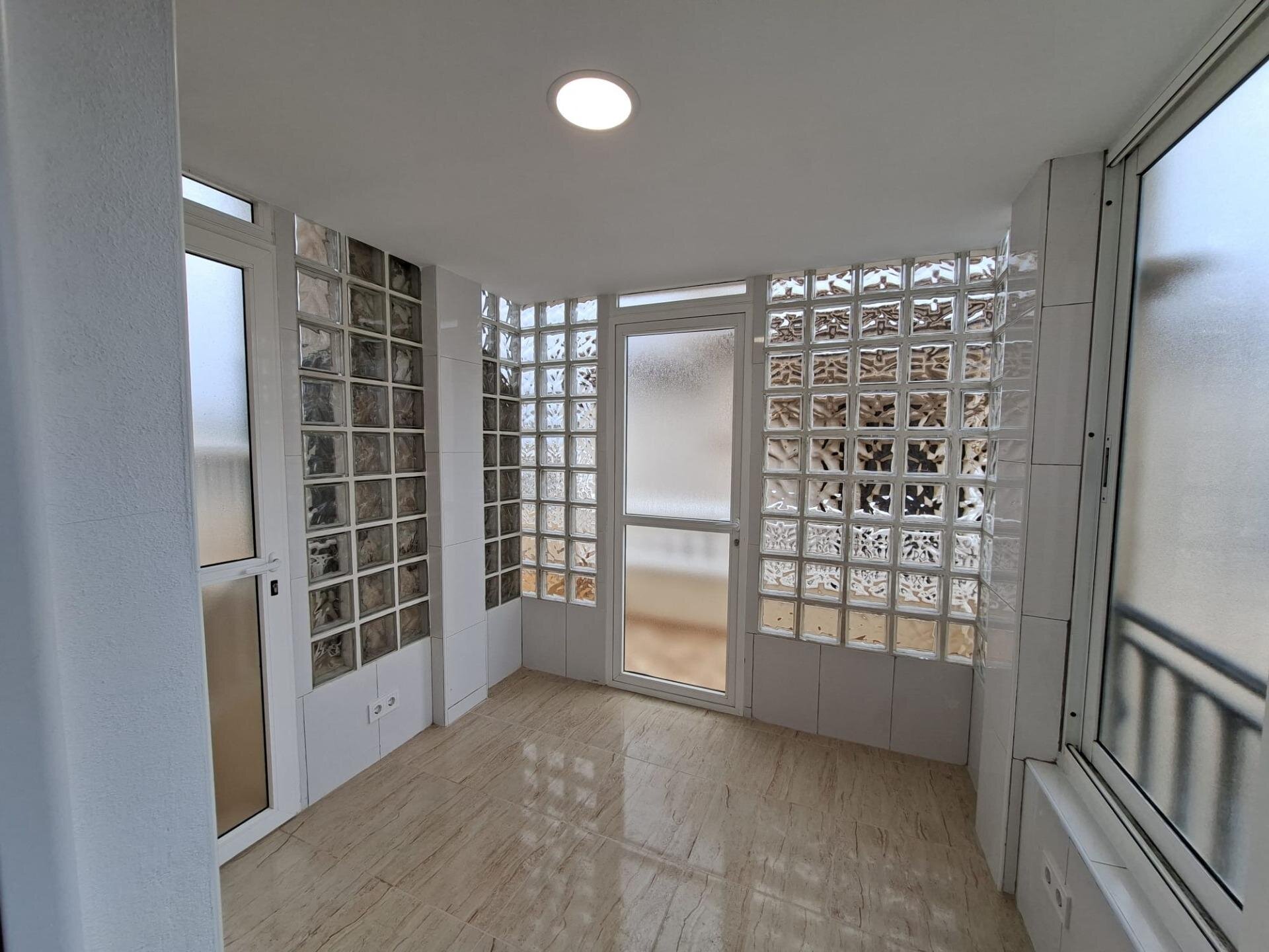 Bungalow met 2 Slaapkamers in Punta Prima, Orihuela Costa - Image 6