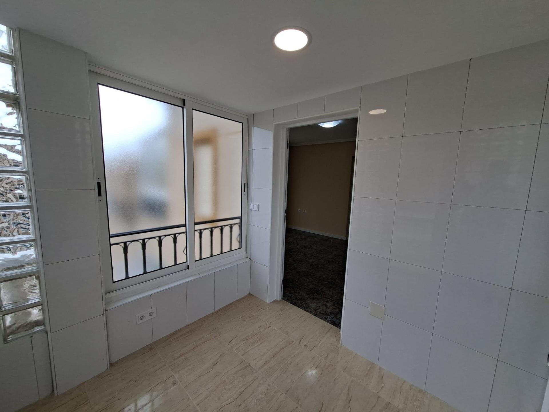 Bungalow met 2 Slaapkamers in Punta Prima, Orihuela Costa - Image 7