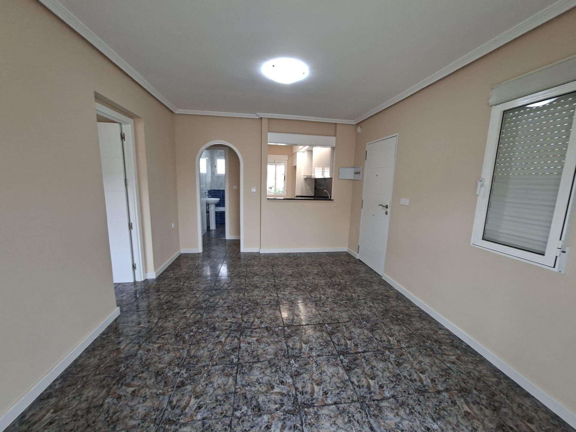 Bungalow met 2 Slaapkamers in Punta Prima, Orihuela Costa - Image 9