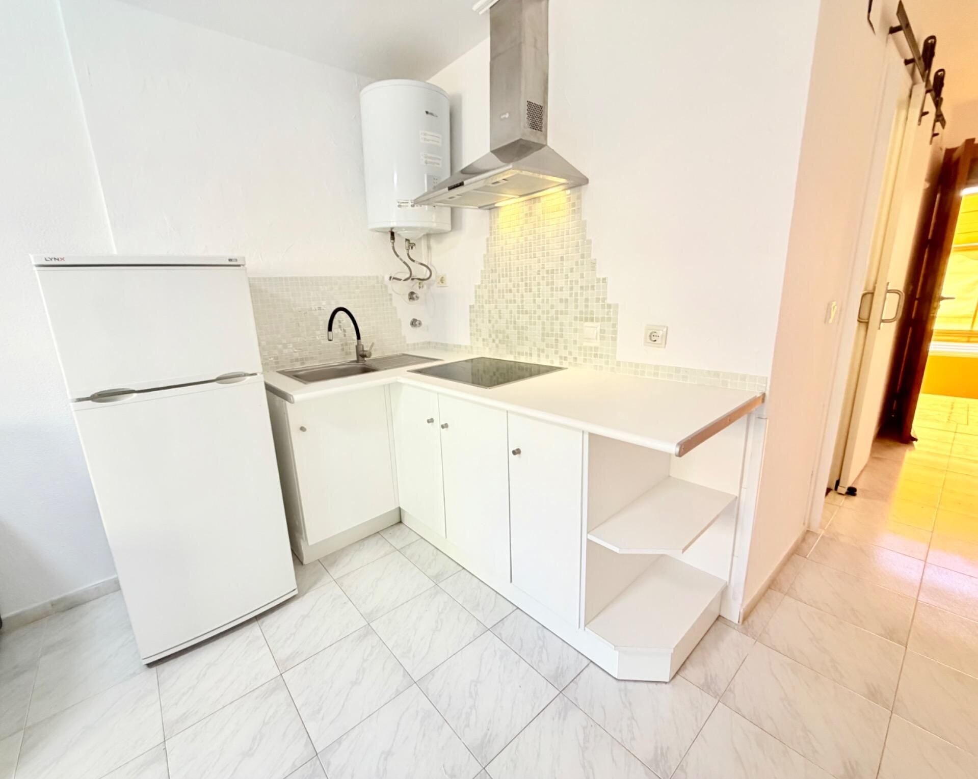 1-Bedroom Apartment in La Mata Pueblo, Torrevieja - Image 3