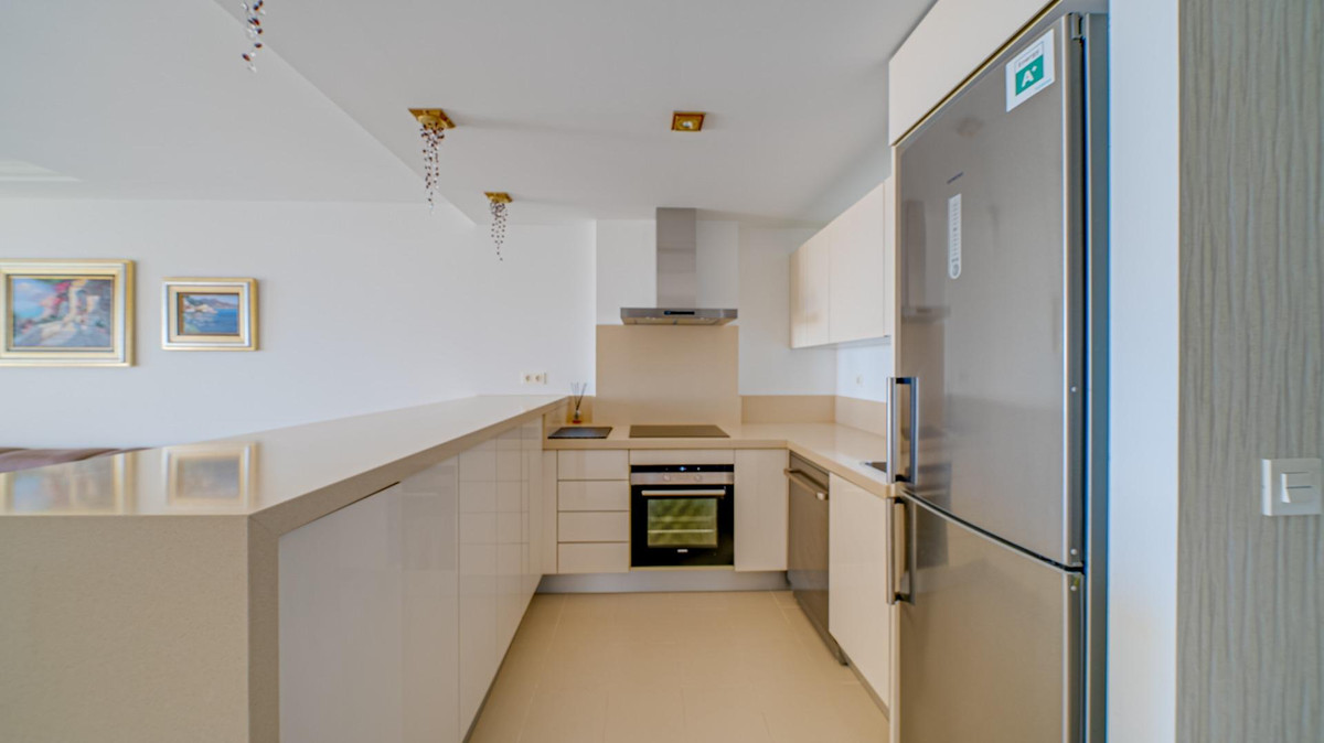 2-Bedroom Middle Floor Apartment in  Villajoyosa - Image 14