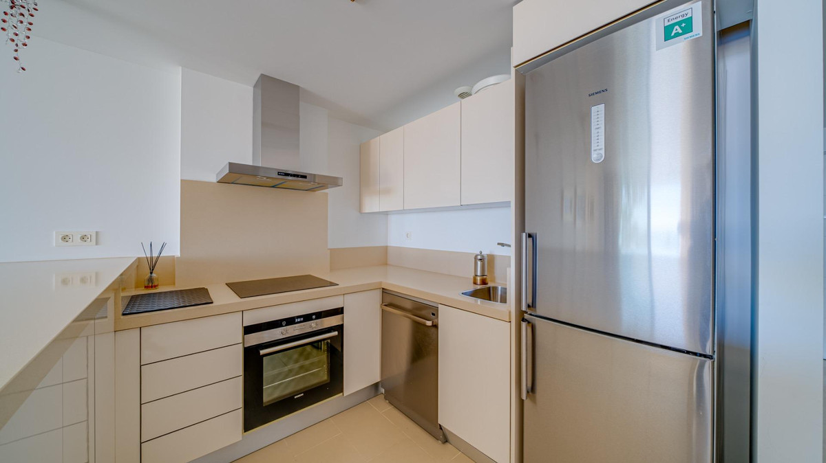 2-Bedroom Middle Floor Apartment in  Villajoyosa - Image 15