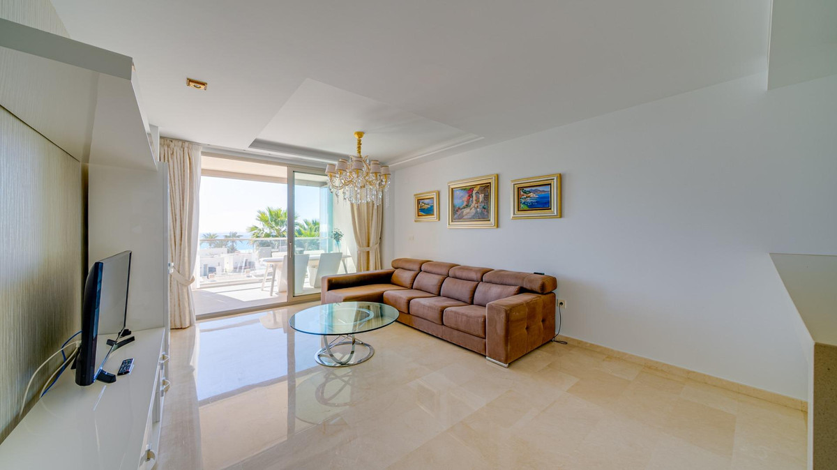 2-Bedroom Middle Floor Apartment in  Villajoyosa - Image 5