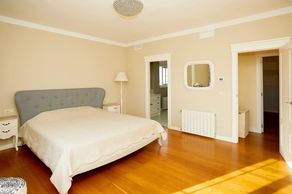 5-Bedroom Villa in Rojales - Image 22