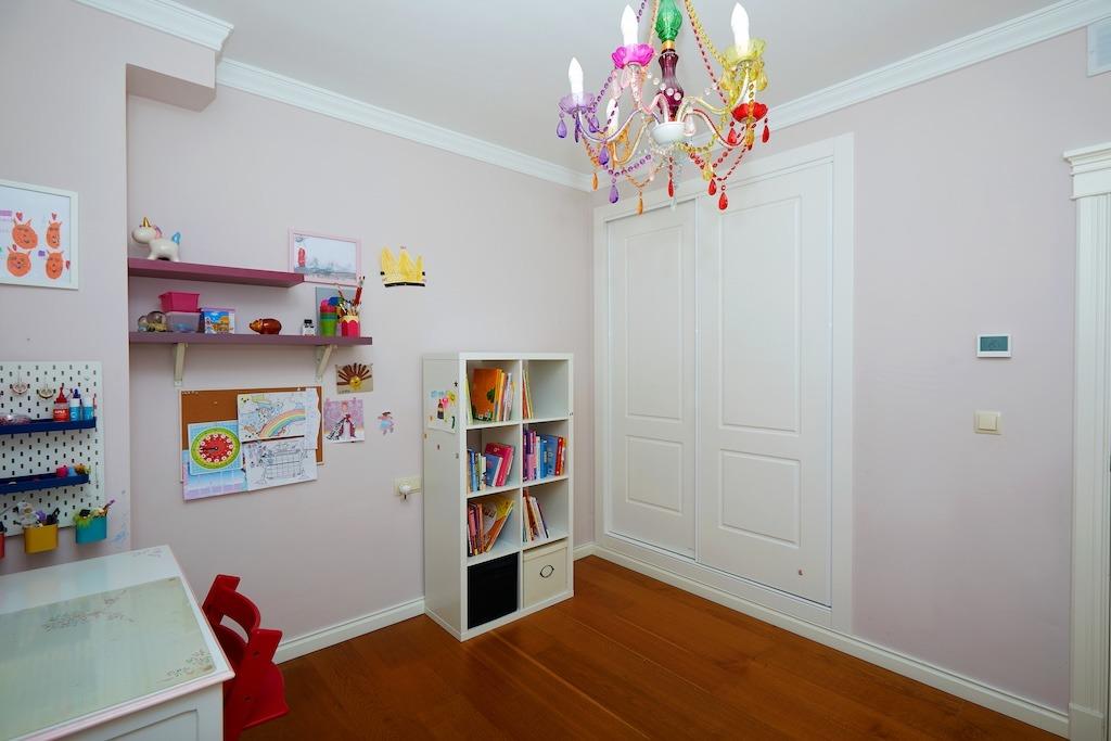 5-Bedroom Villa in Rojales - Image 32