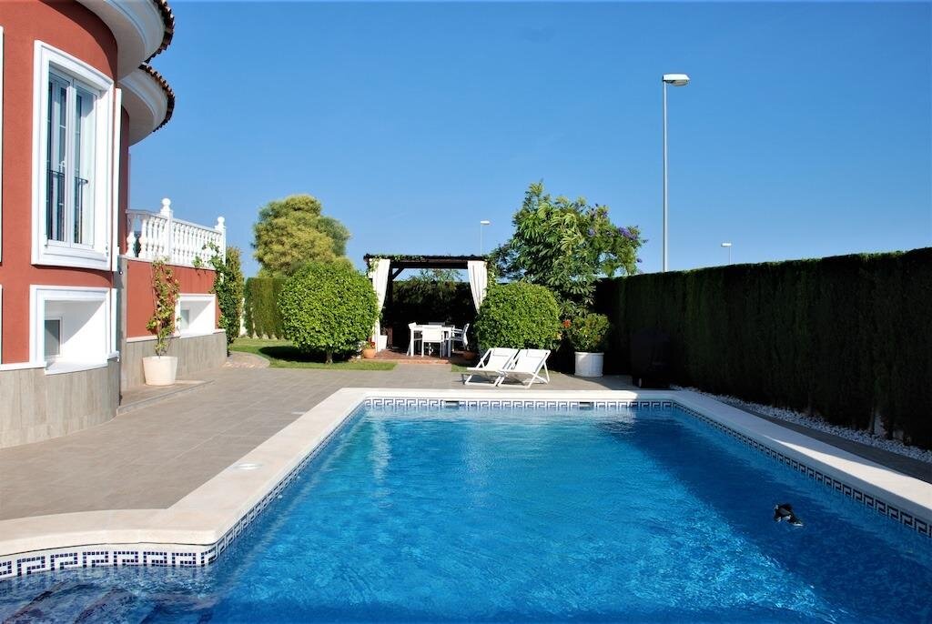 5-Bedroom Villa in Rojales - Image 33