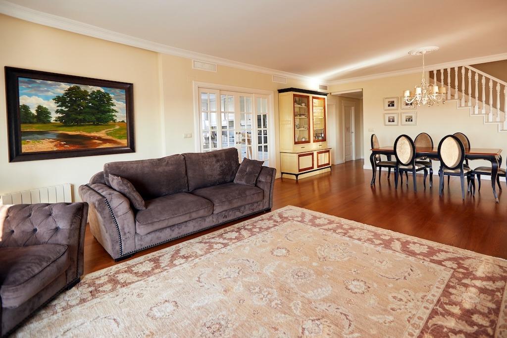 5-Bedroom Villa in Rojales - Image 9