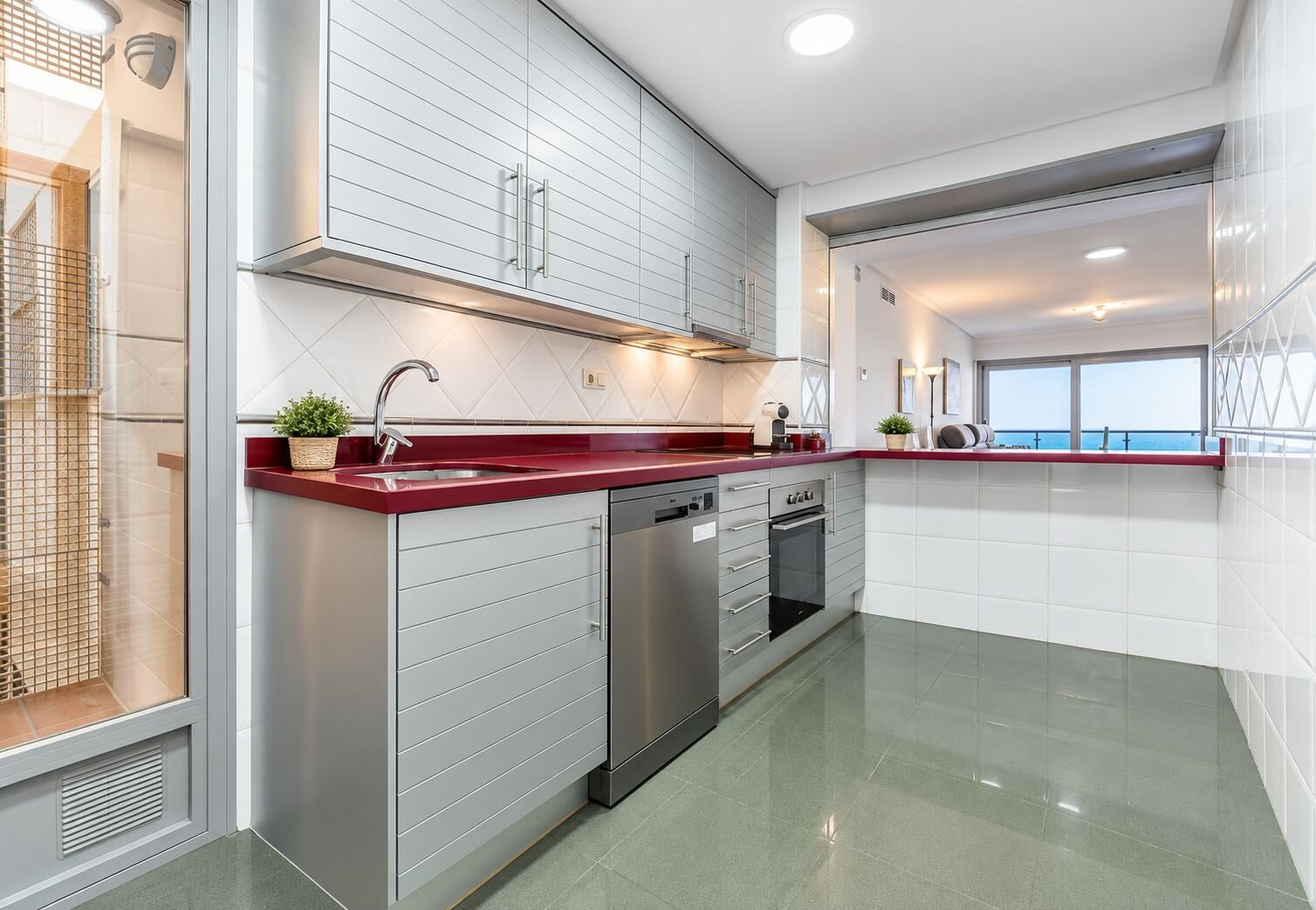 3-Bedroom Apartment in Playa del Cura, Torrevieja - Image 10