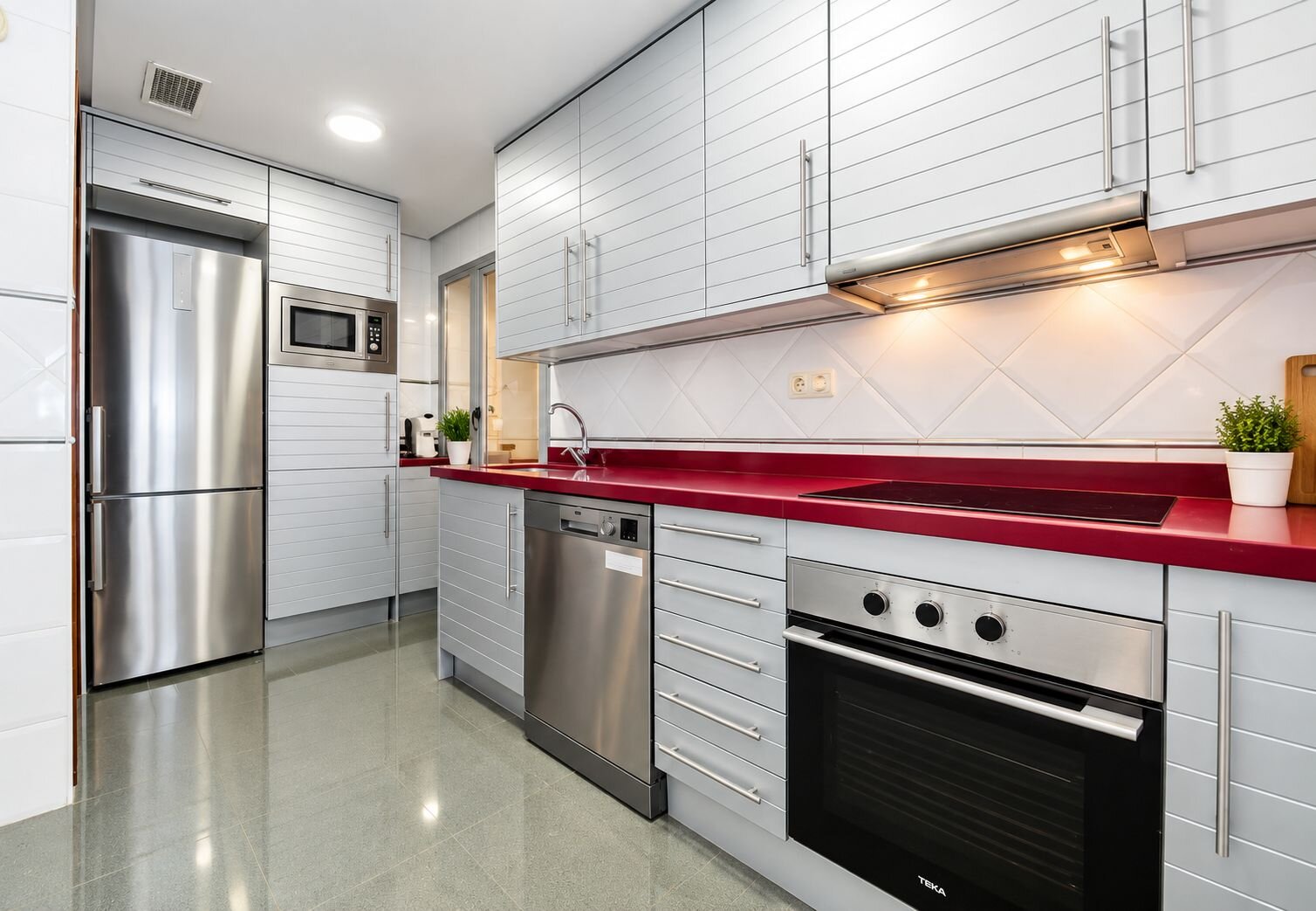 3-Bedroom Apartment in Playa del Cura, Torrevieja - Image 9