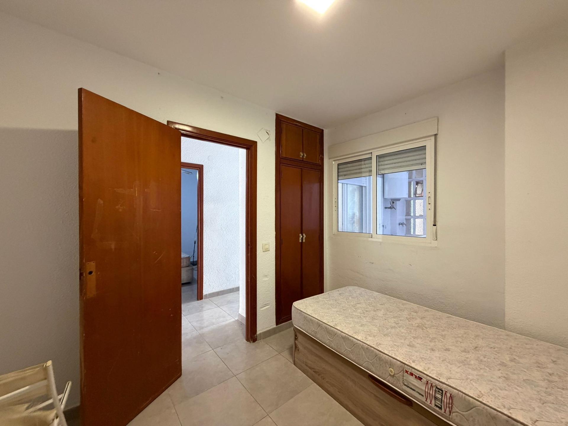 4-Bedroom Apartment in Centro, Torrevieja - Image 10