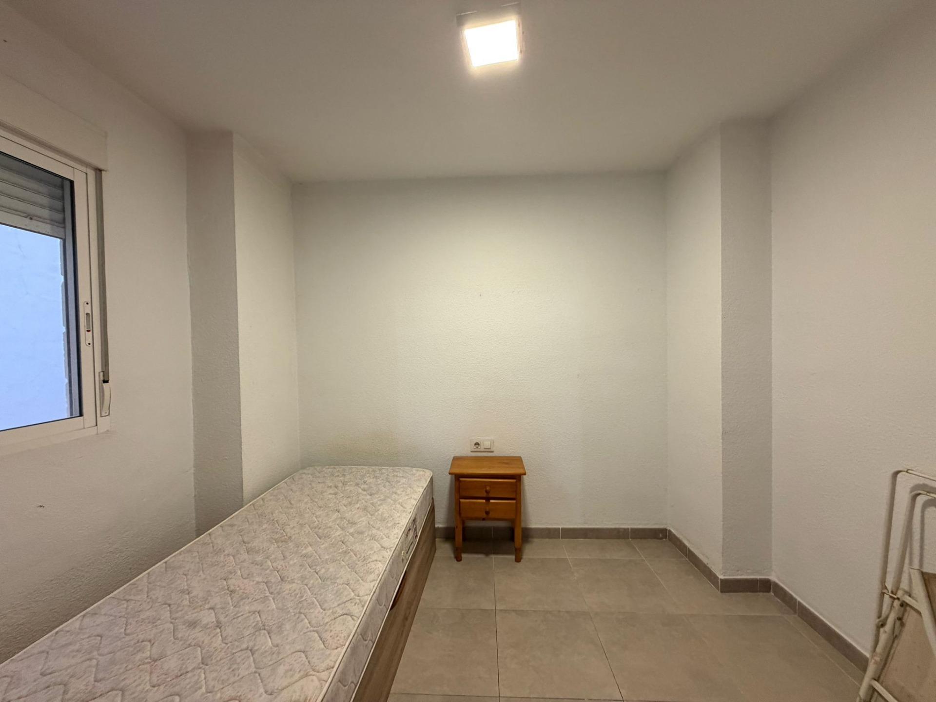 4-Bedroom Apartment in Centro, Torrevieja - Image 11