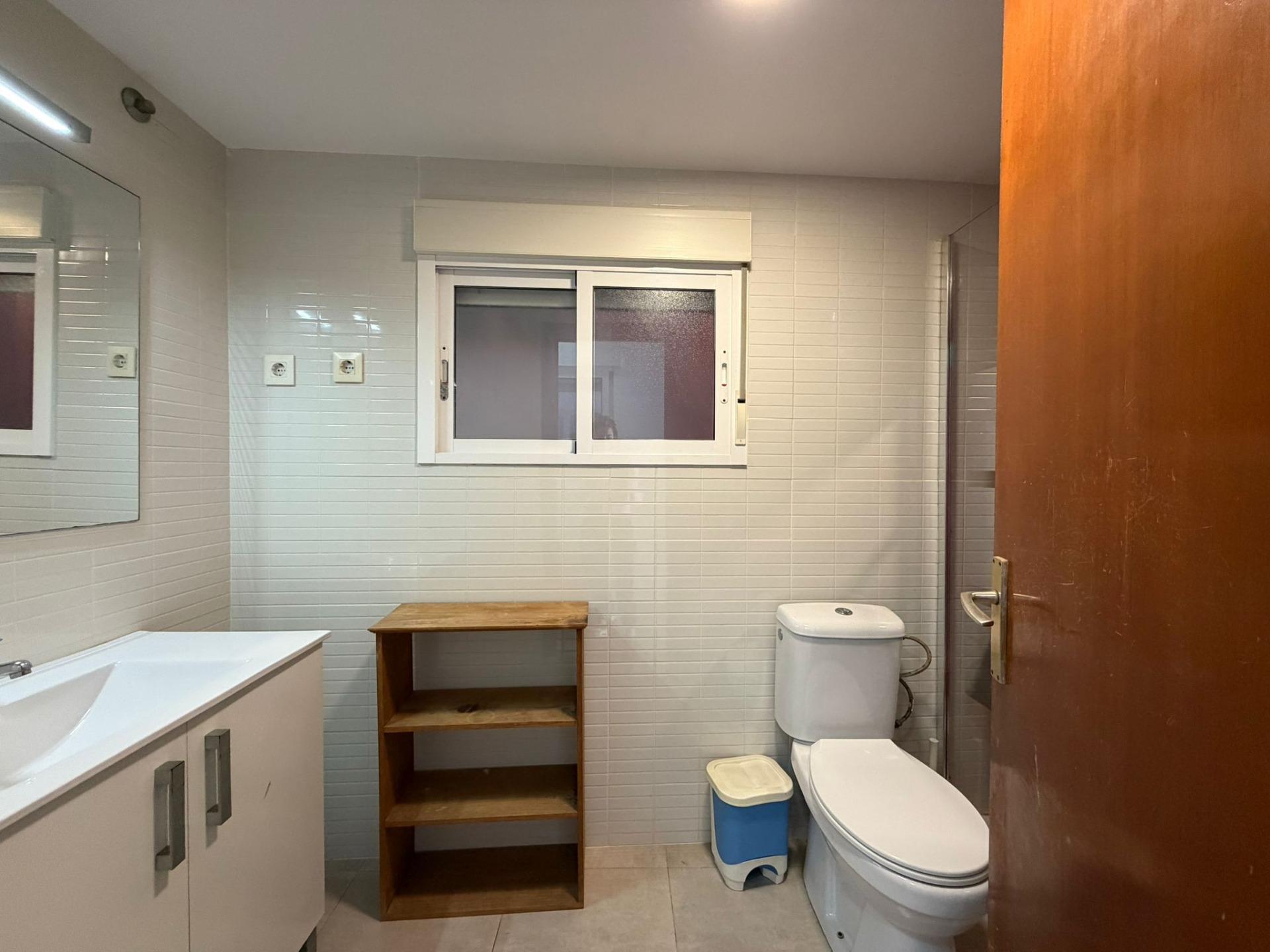 4-Bedroom Apartment in Centro, Torrevieja - Image 19