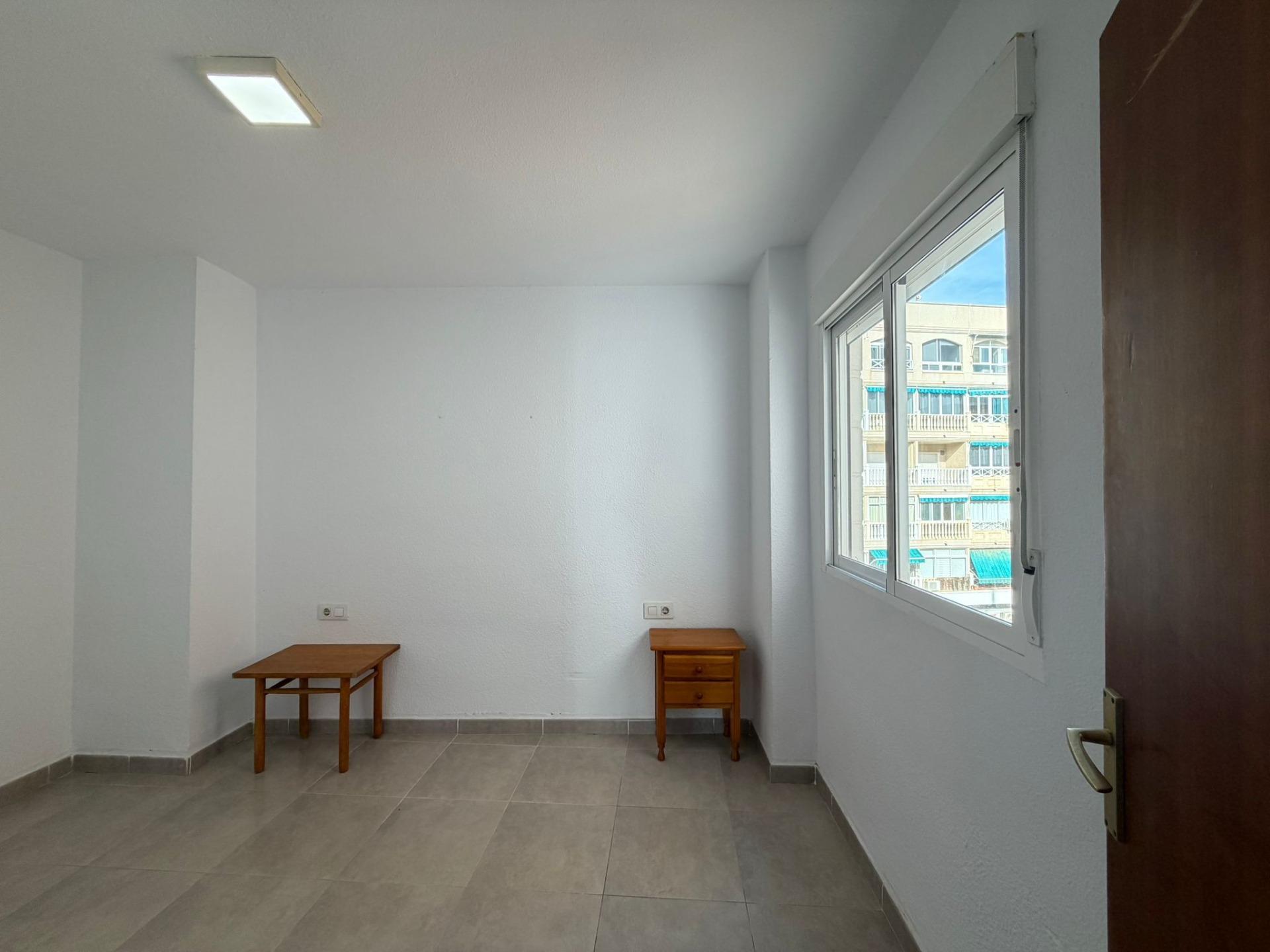 4-Bedroom Apartment in Centro, Torrevieja - Image 22