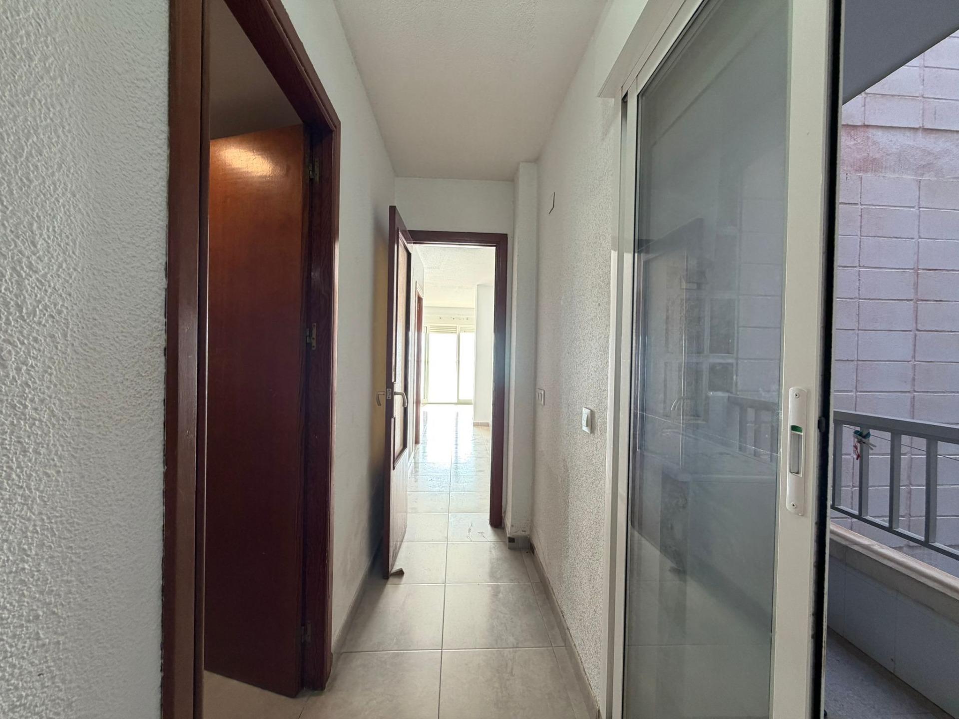 4-Bedroom Apartment in Centro, Torrevieja - Image 29