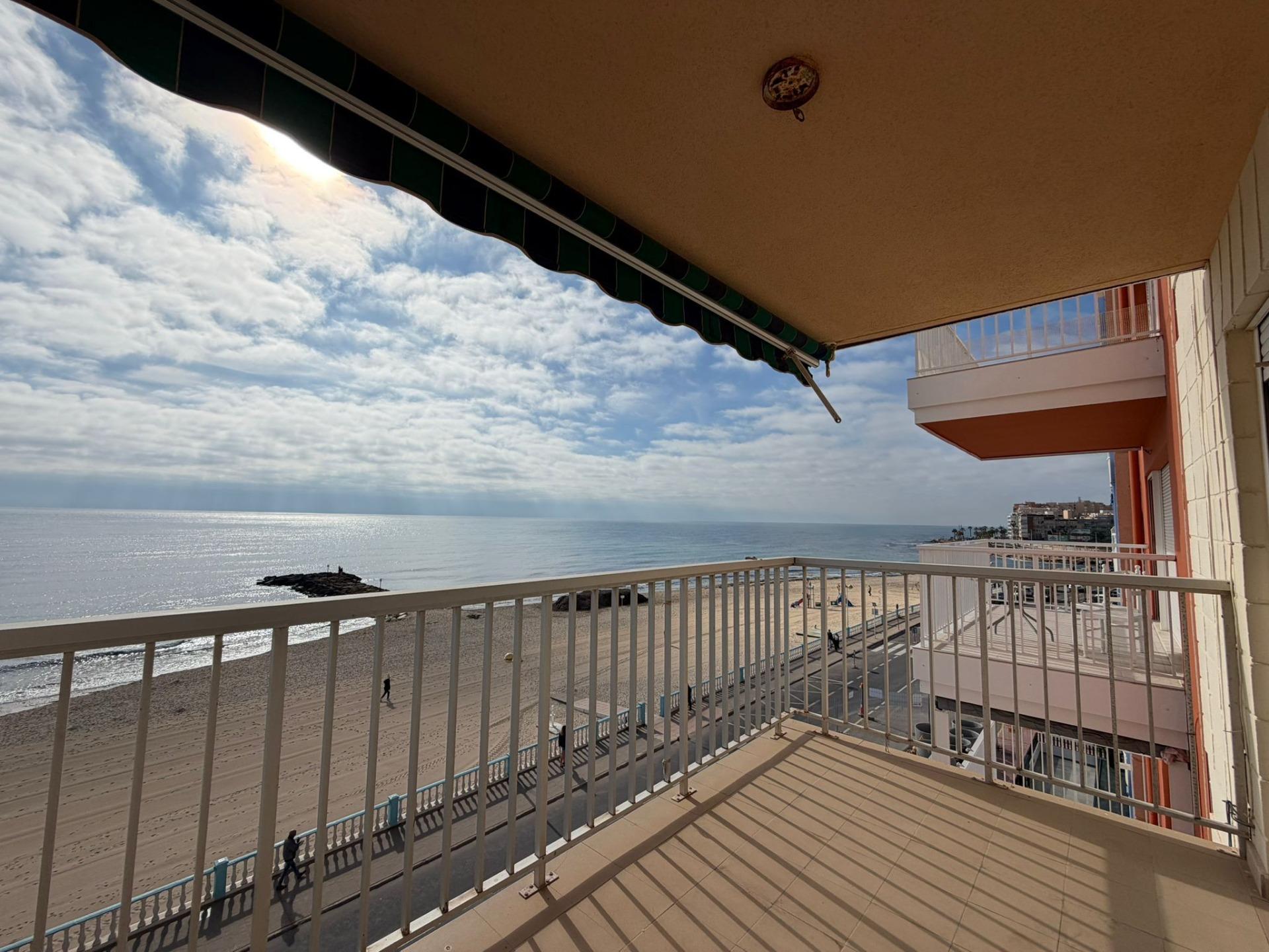 4-Bedroom Apartment in Centro, Torrevieja - Image 33