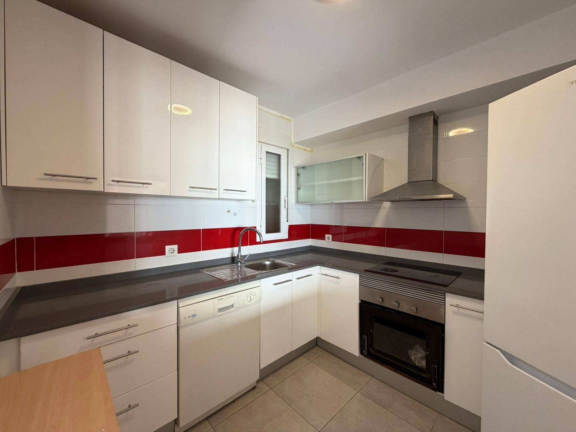 4-Bedroom Apartment in Centro, Torrevieja - Image 5