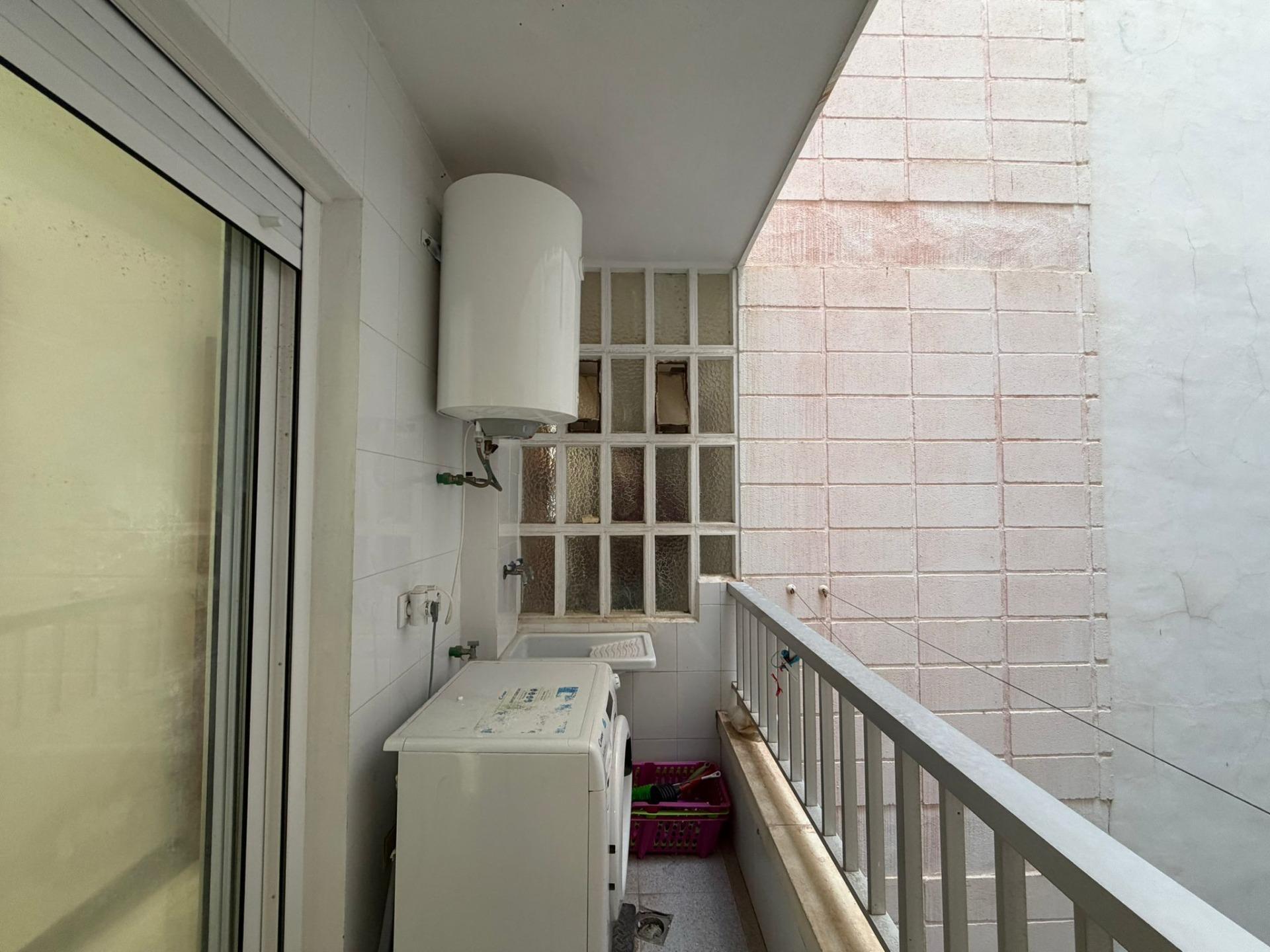 4-Bedroom Apartment in Centro, Torrevieja - Image 8