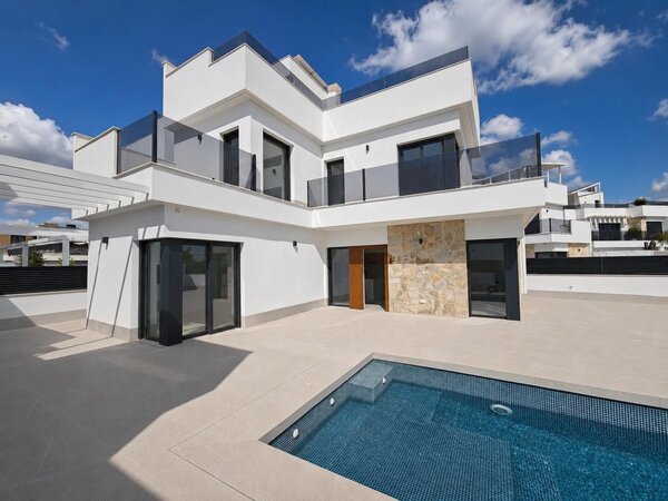 Villa de 6 Dormitorios en Los Alcázares