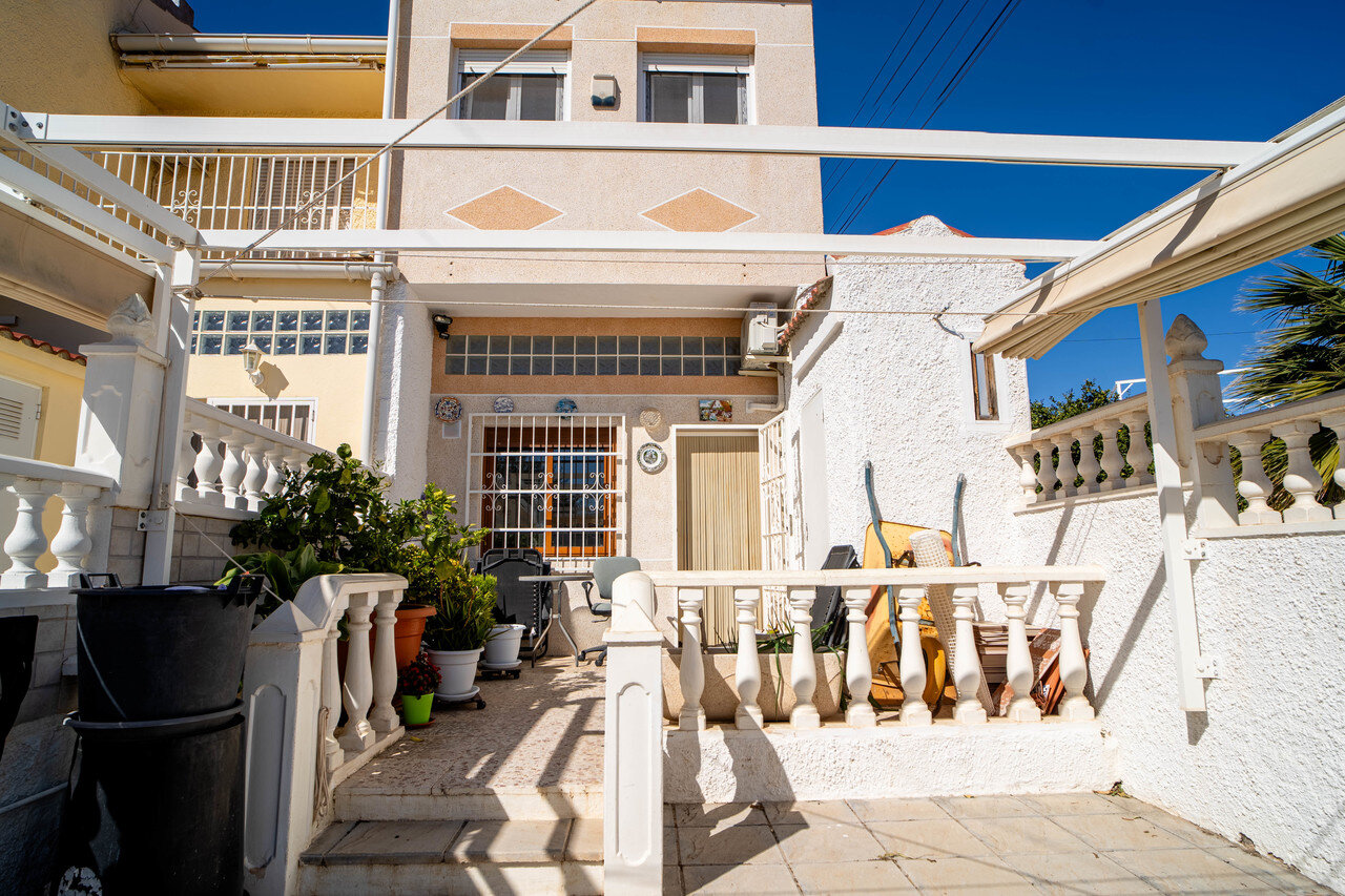 House in Torrevieja - Image 1