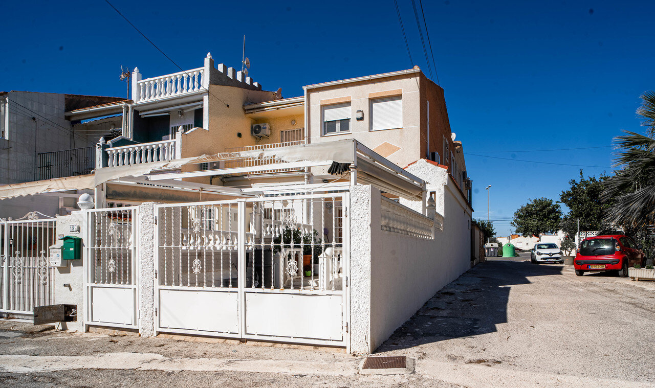 House in Torrevieja - Image 3