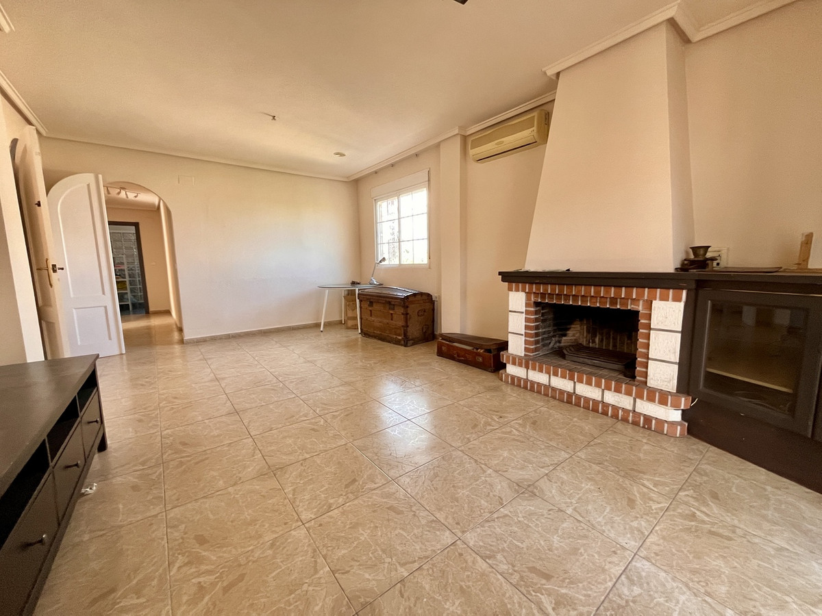 5-Bedroom Detached House in La Zenia, Orihuela Costa | Su... - Image 11