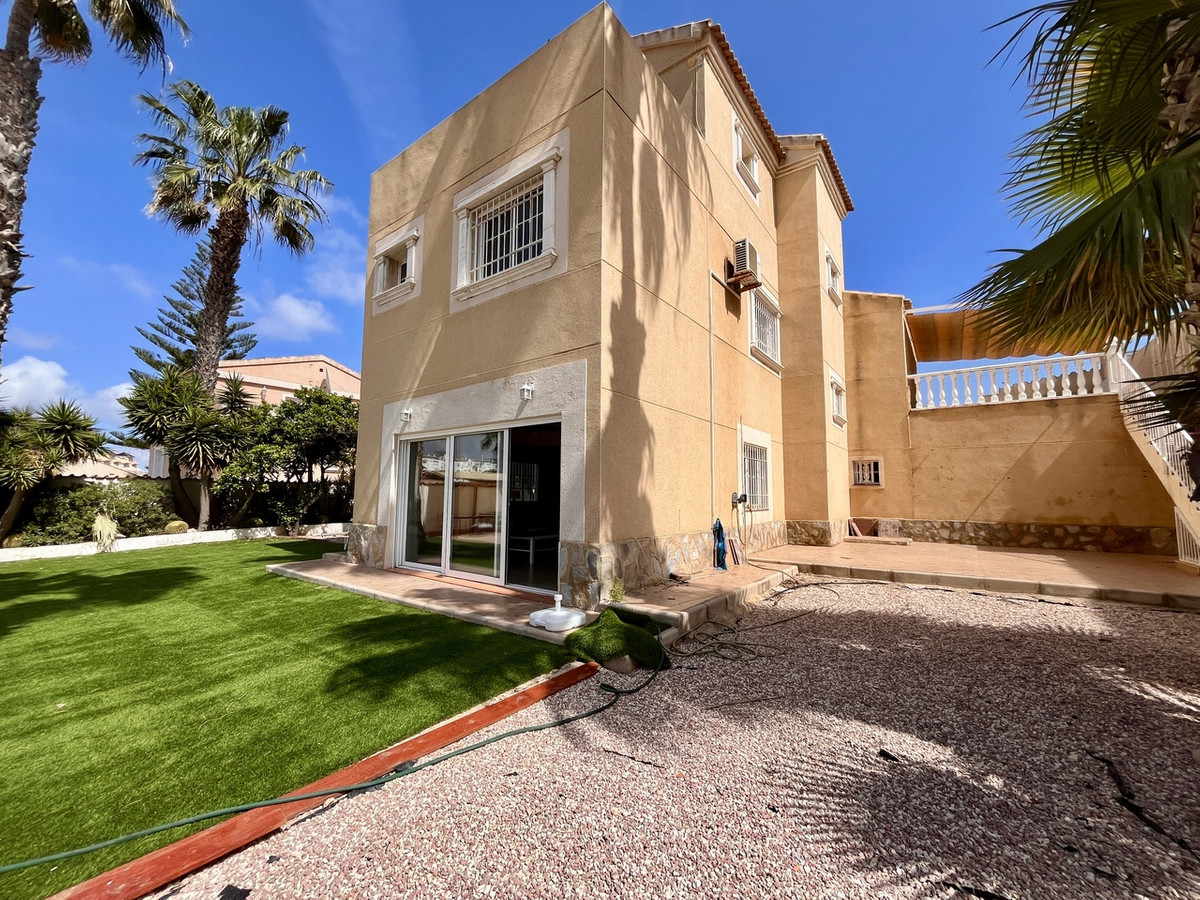 5-Bedroom Detached House in La Zenia, Orihuela Costa | Su... - Image 15