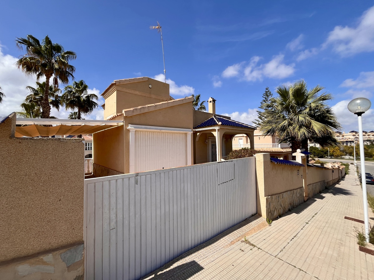 5-Bedroom Detached House in La Zenia, Orihuela Costa | Su... - Image 16