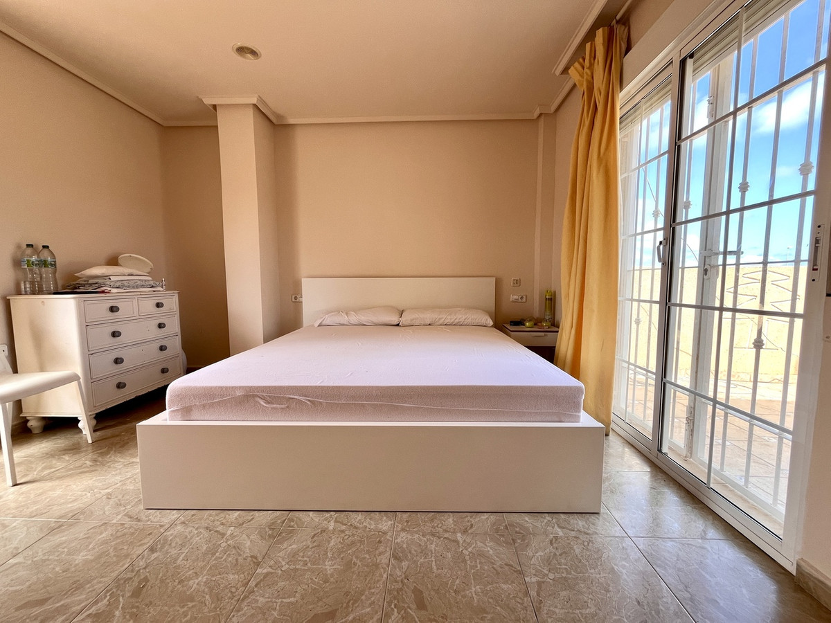 5-Bedroom Detached House in La Zenia, Orihuela Costa | Su... - Image 22