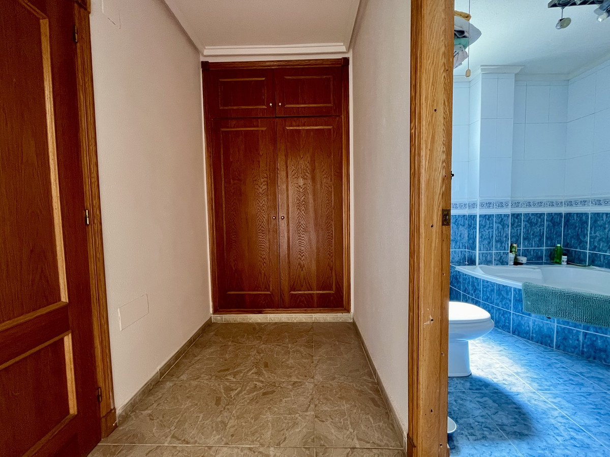 5-Bedroom Detached House in La Zenia, Orihuela Costa | Su... - Image 24