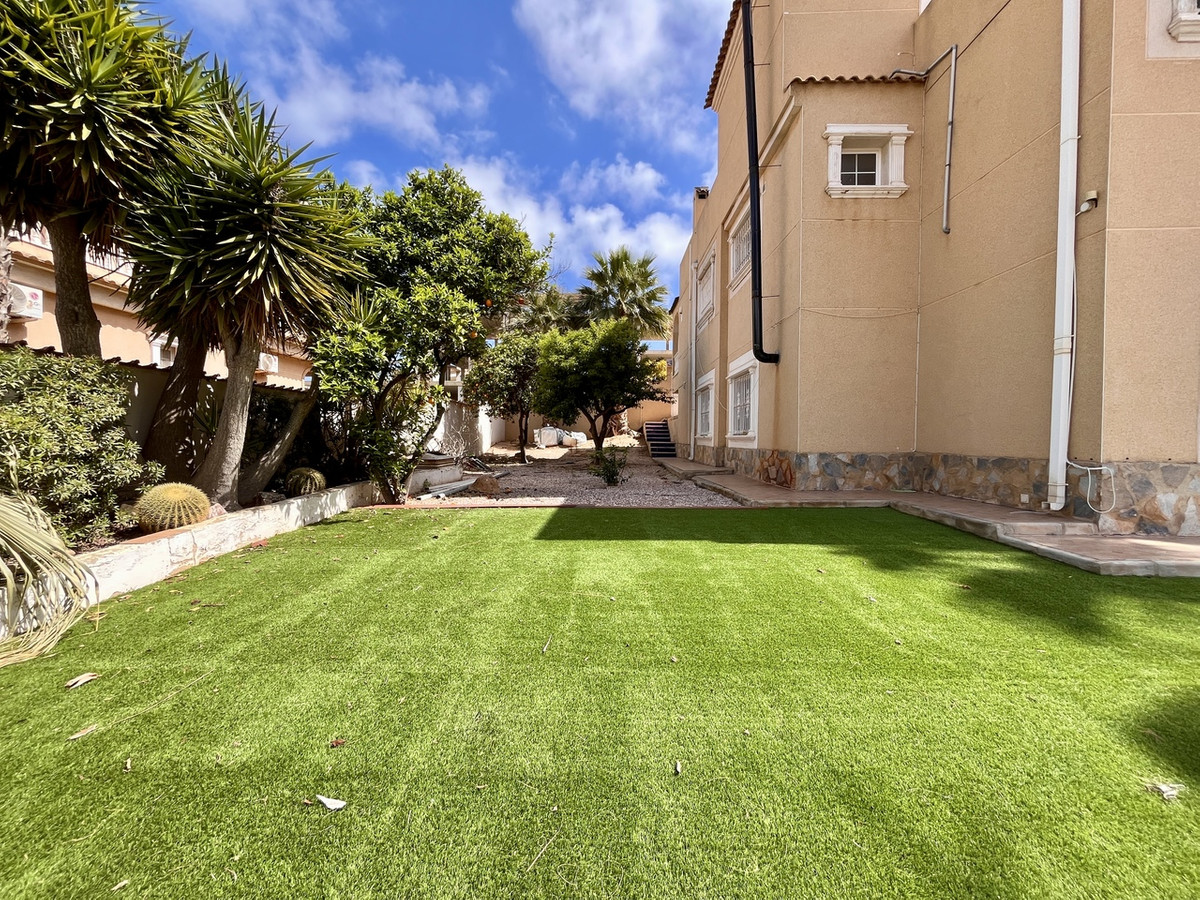 5-Bedroom Detached House in La Zenia, Orihuela Costa | Su... - Image 3