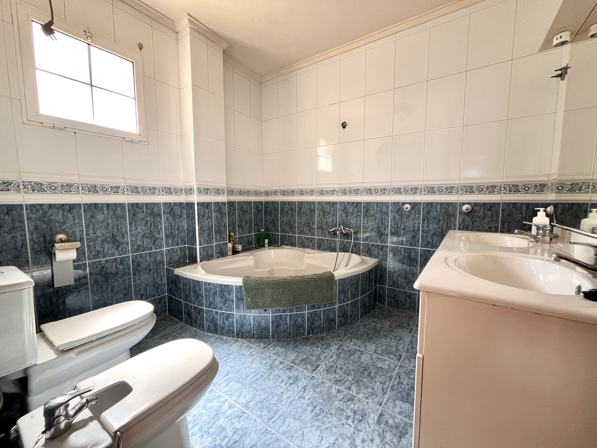 5-Bedroom Detached House in La Zenia, Orihuela Costa | Su... - Image 5