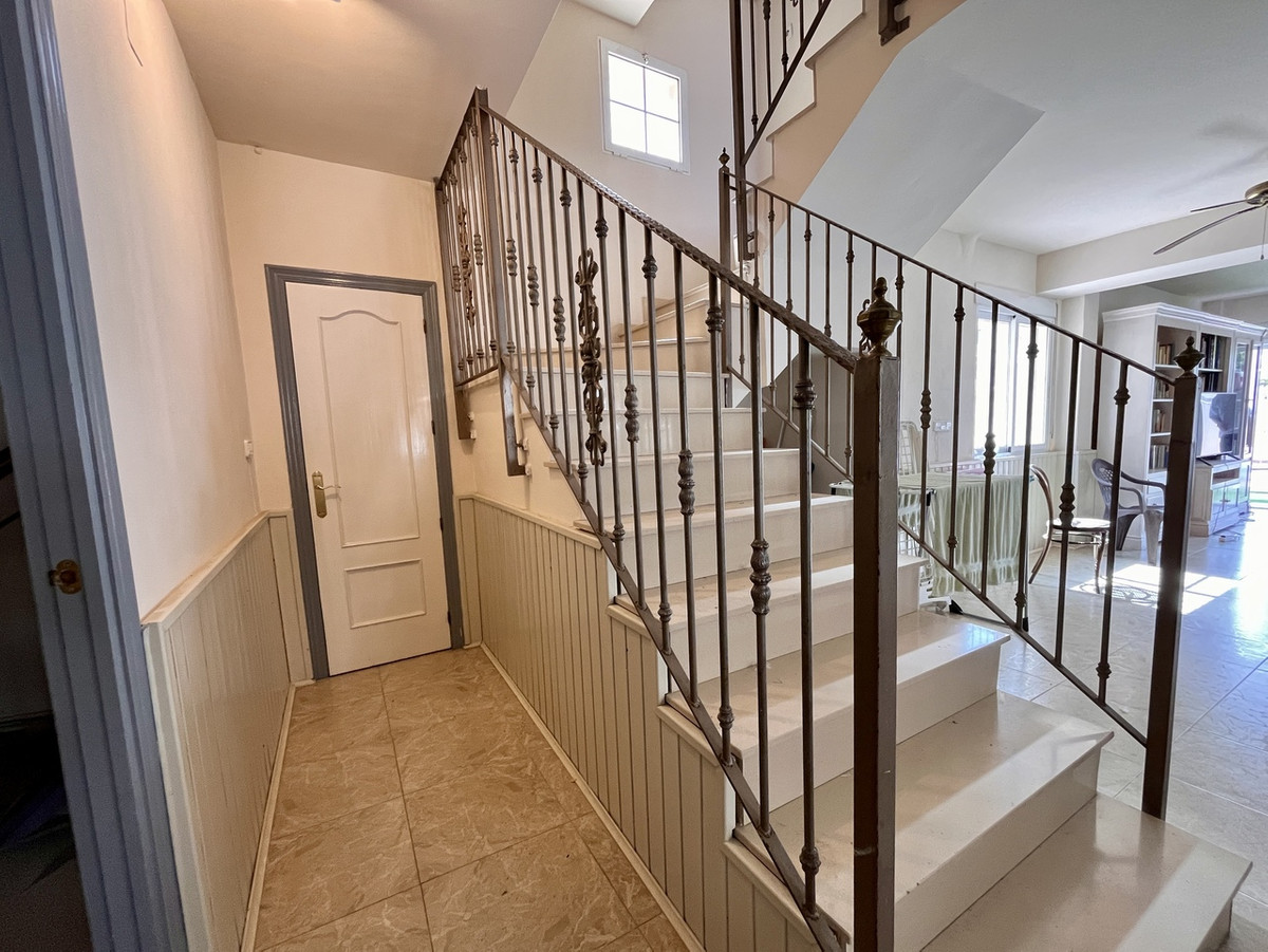 5-Bedroom Detached House in La Zenia, Orihuela Costa | Su... - Image 9