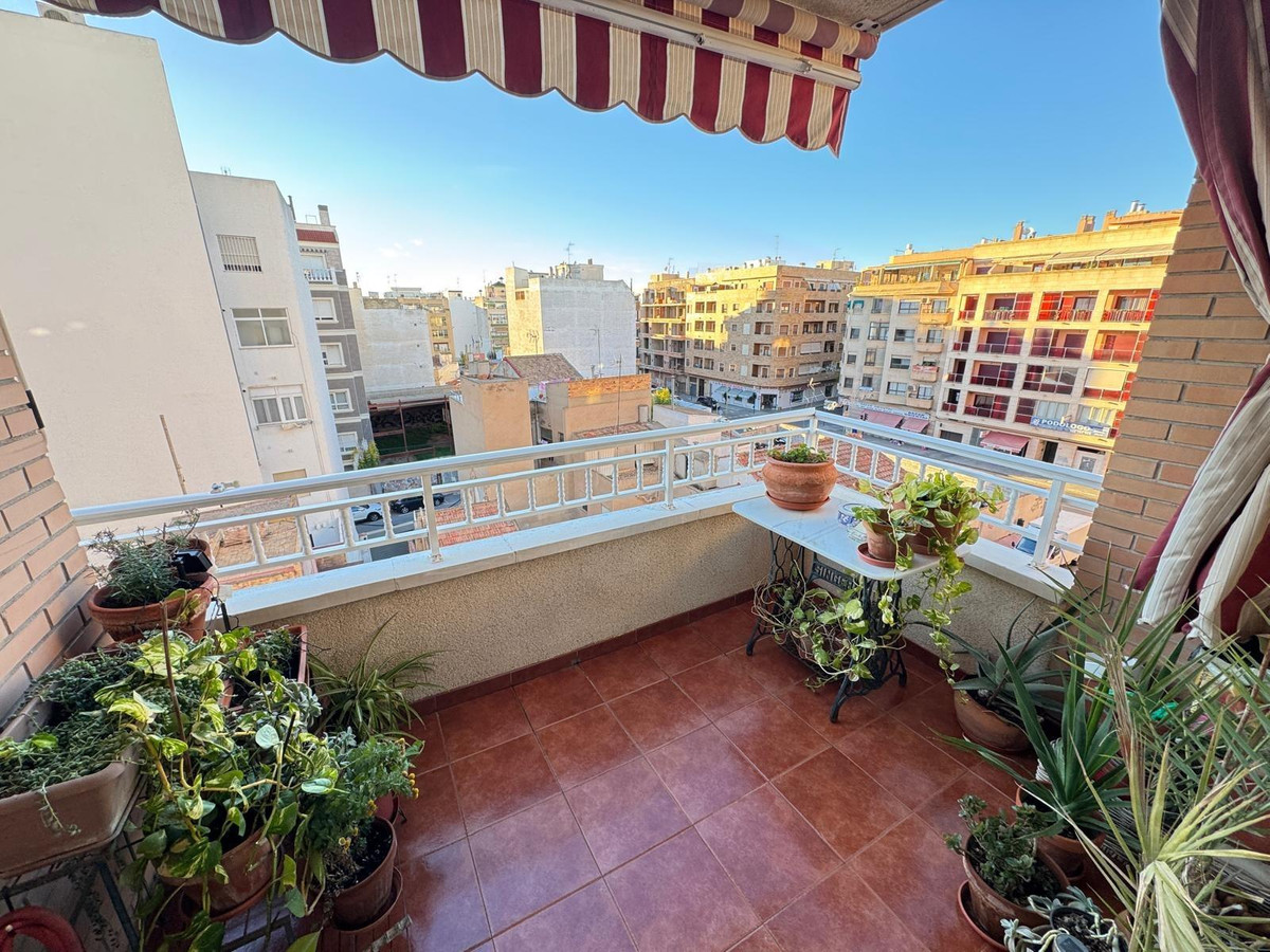 4-Bedroom Middle Floor Apartment in Torrevieja | Sunny C... - Image 12