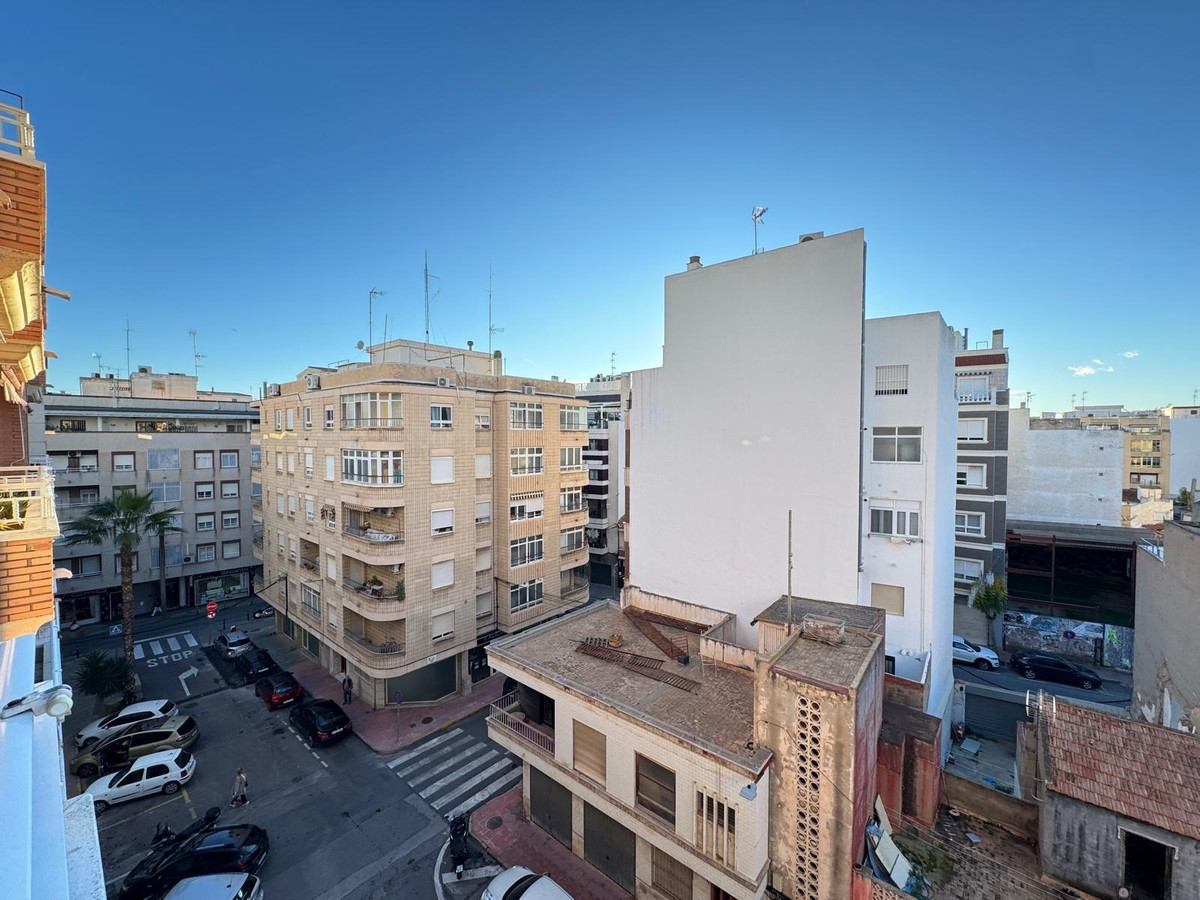 4-Bedroom Middle Floor Apartment in Torrevieja | Sunny C... - Image 13