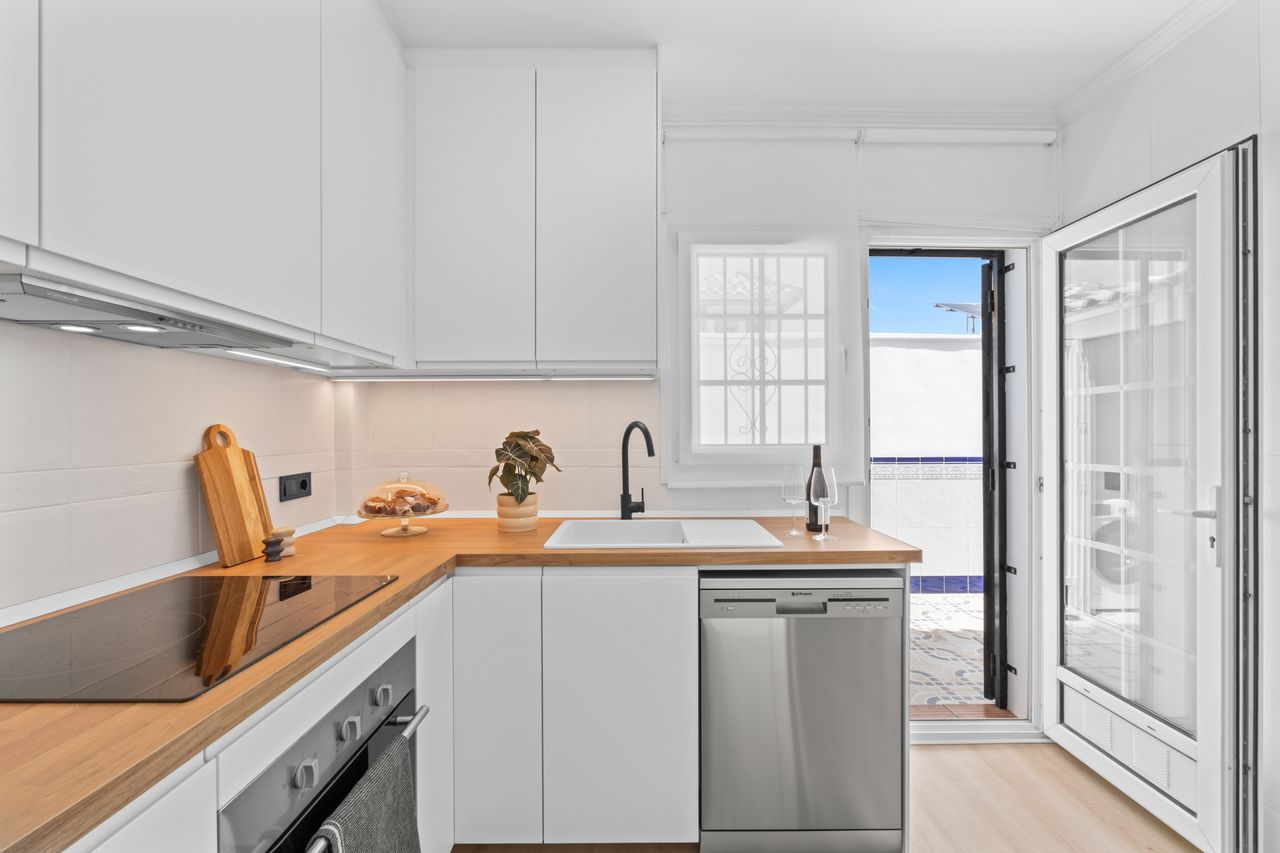 3-Bedroom House in Villamartin, Orihuela Costa - Image 10