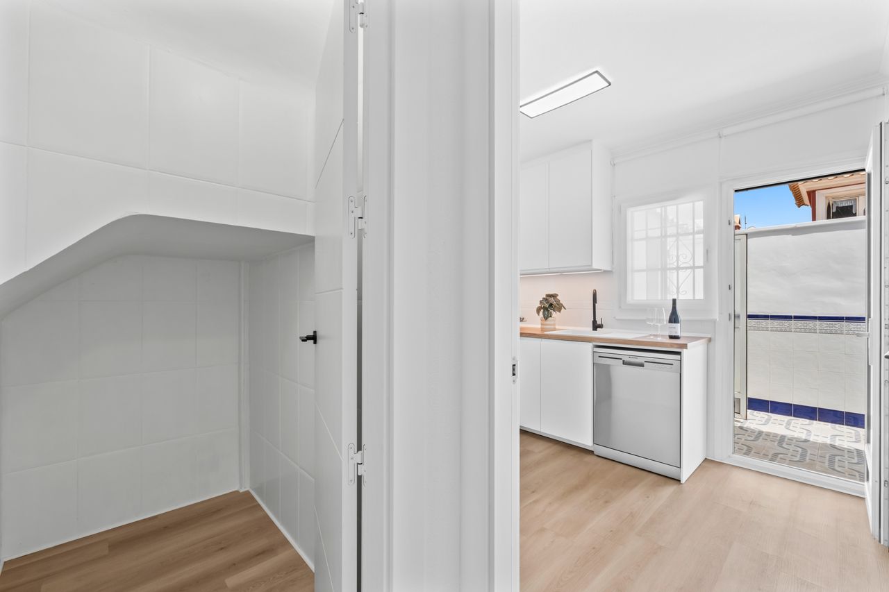 3-Bedroom House in Villamartin, Orihuela Costa - Image 11